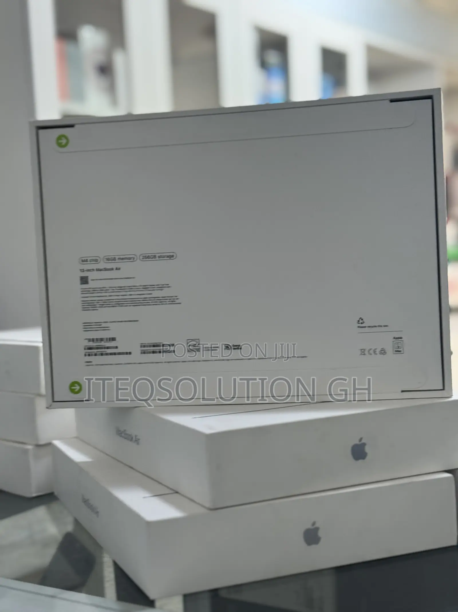 New Laptop Apple MacBook Air 2025 M4 13-inch 16GB Apple M4 SSD 256GB