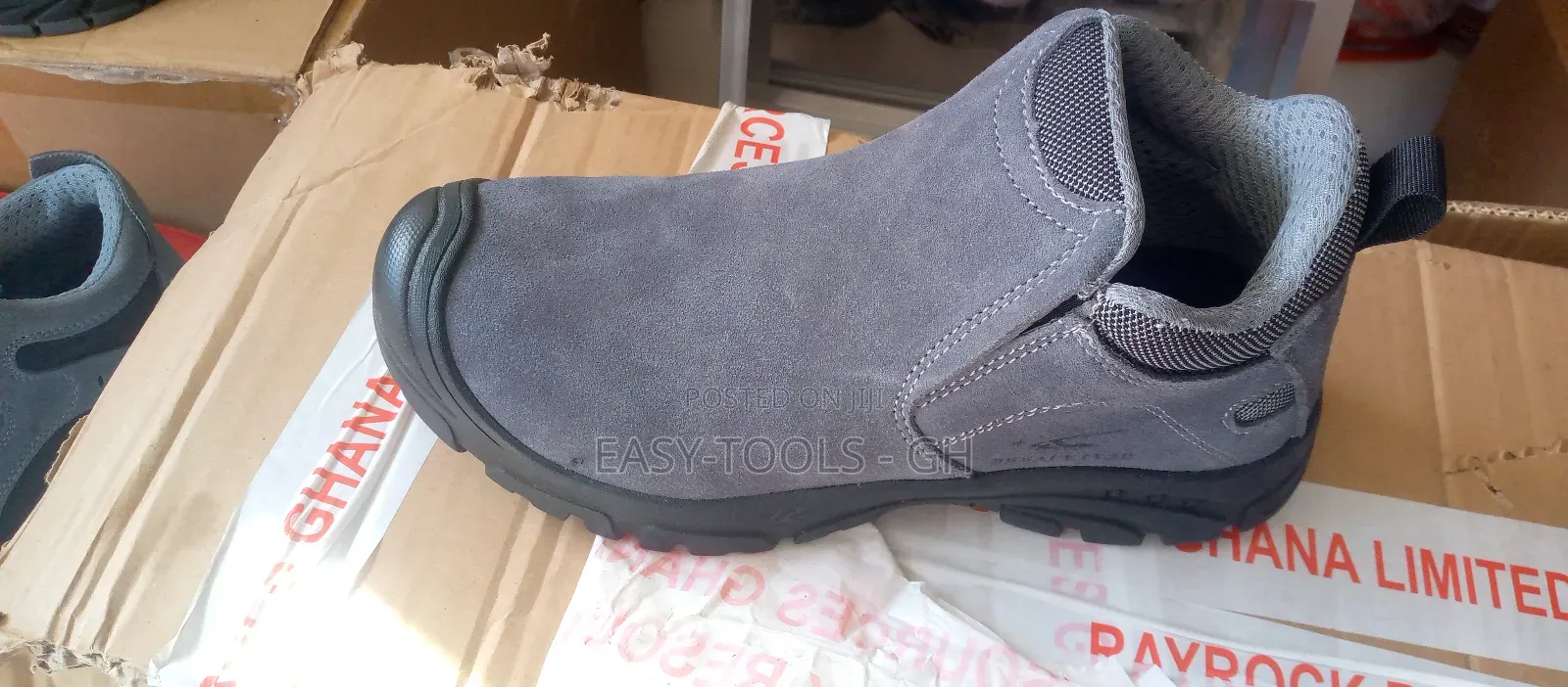 Safety Shoes ( Males / Females )