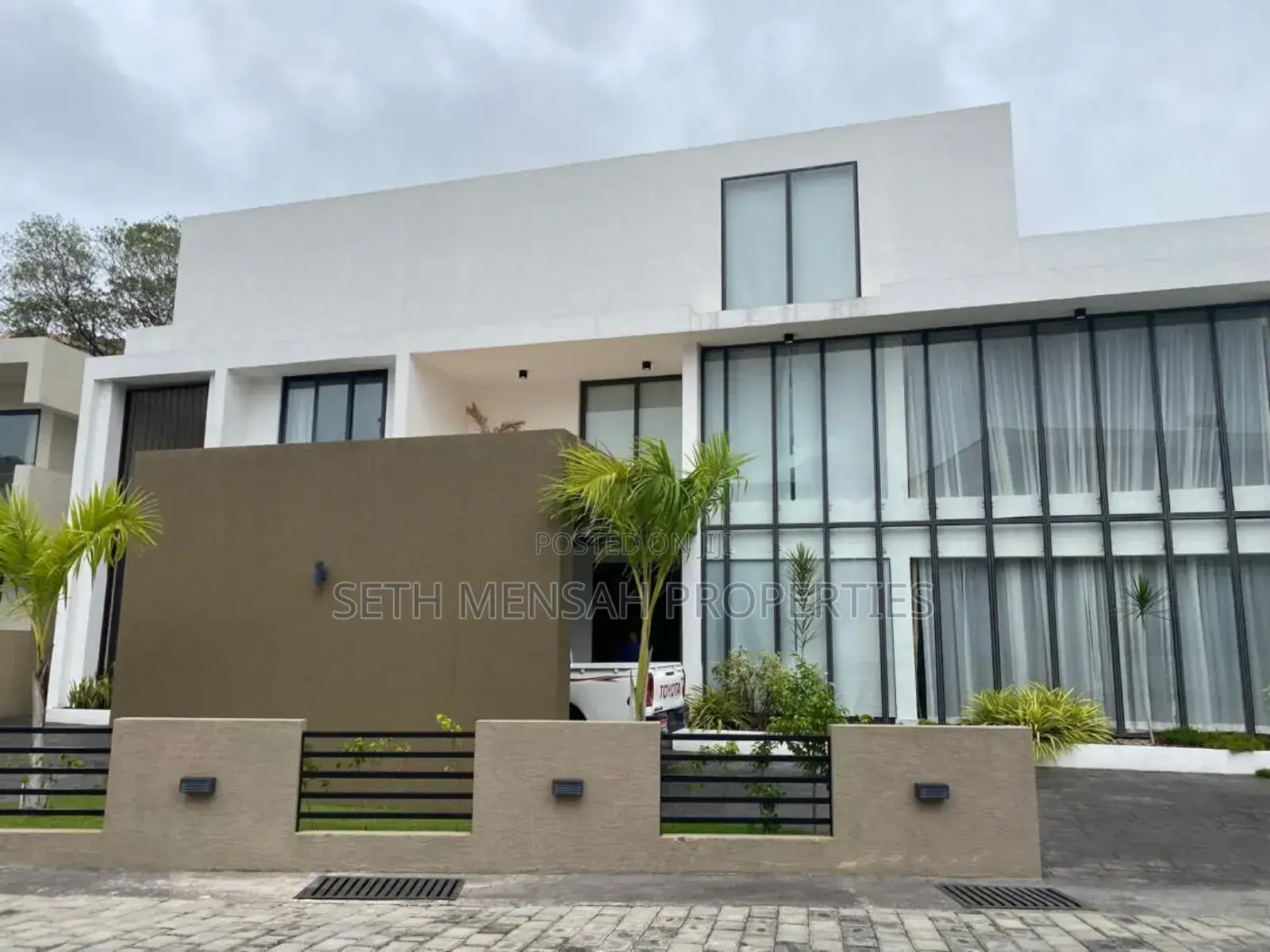 4bdrm House in Cantonments for sale