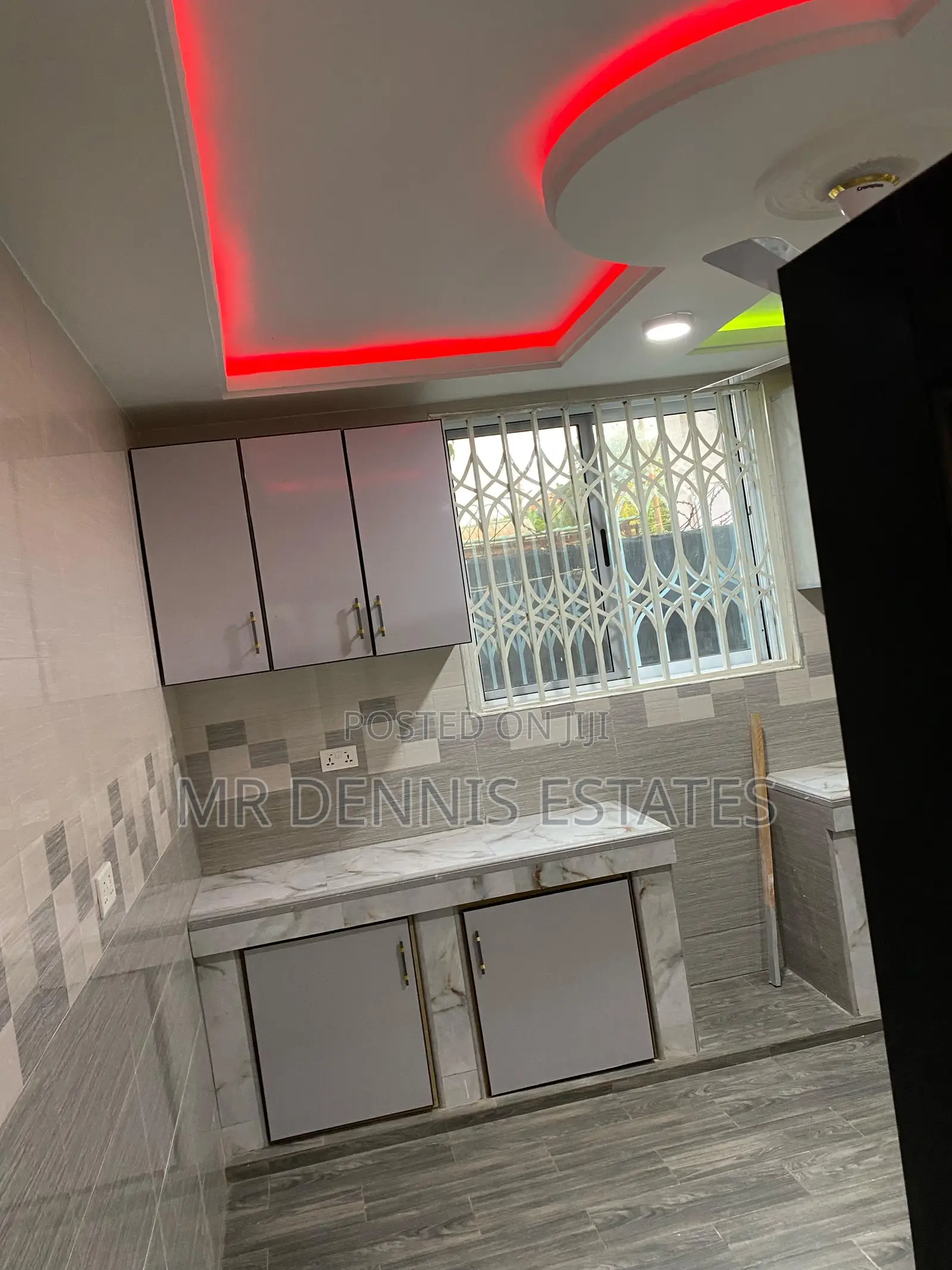 3bdrm Apartment in Westhills Mall for rent