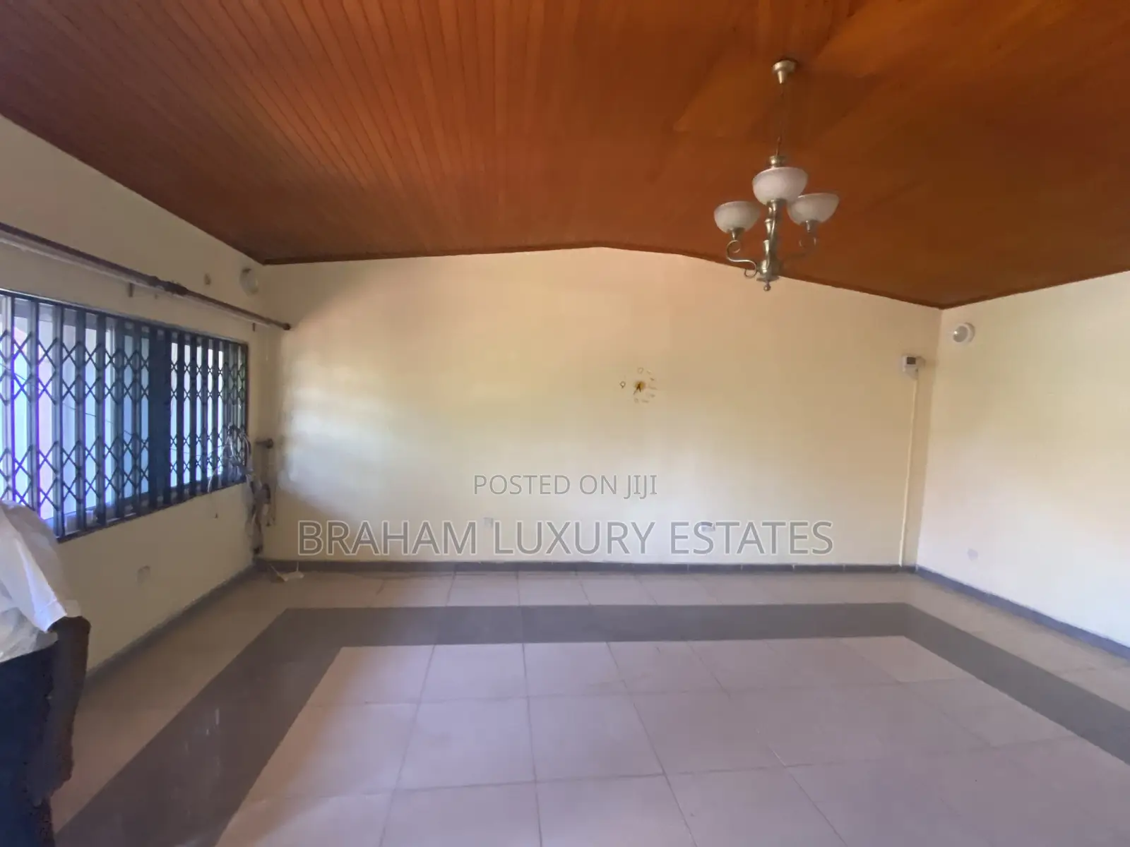 3bdrm House in Braham Luxury, Spintex for rent