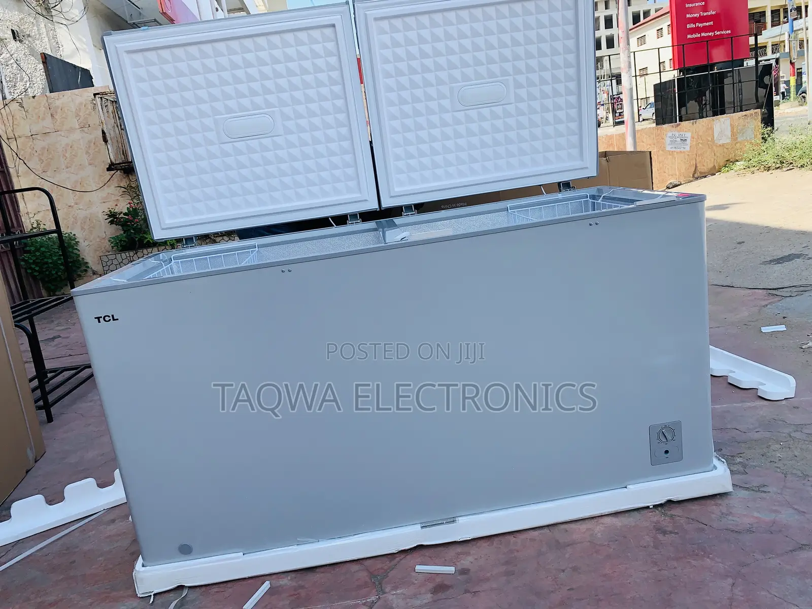 Total of 520l TCL Chest Freezer