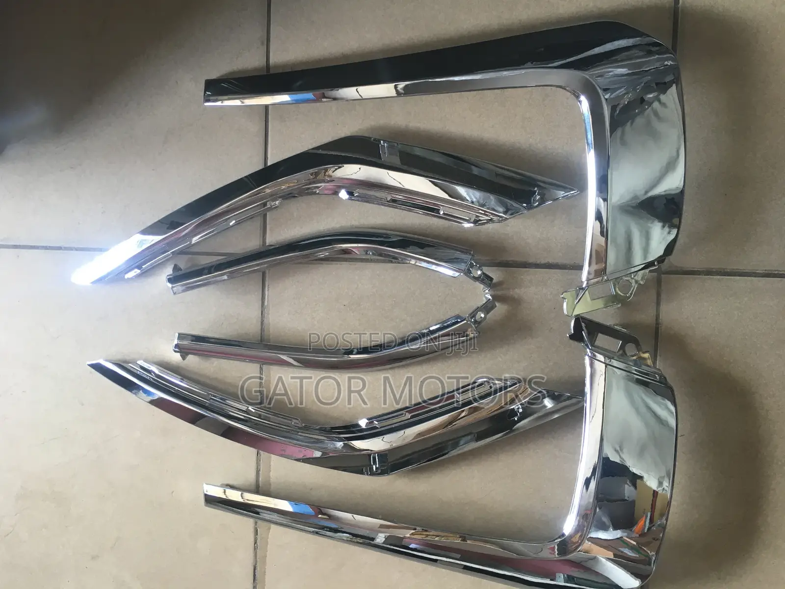 Outlander 2016 Bumper Chrome Mouldings