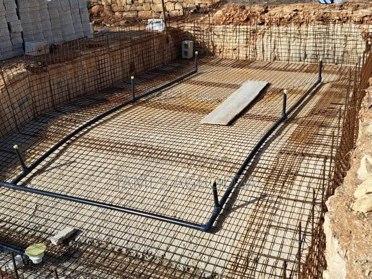 Choose the Best Swimming Pool, Constructor