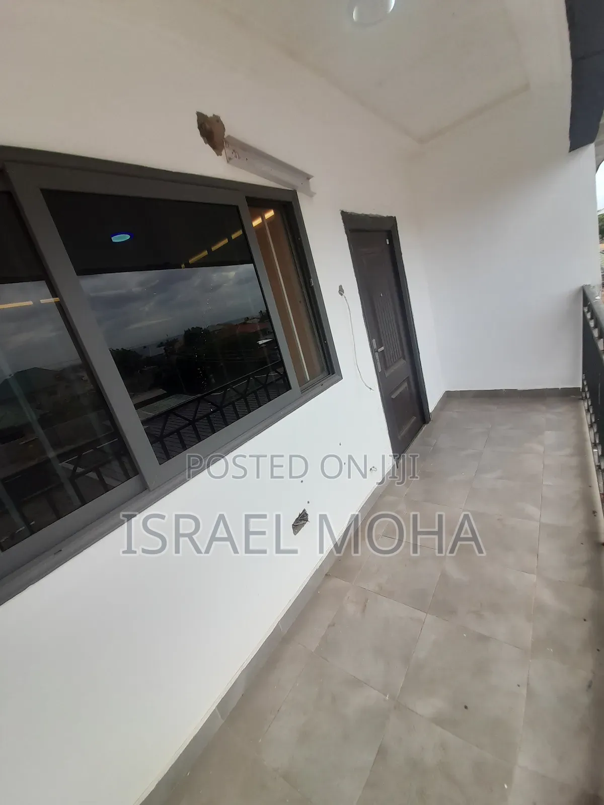2 Bedrooms Apartments Available at Lakeside for Rent