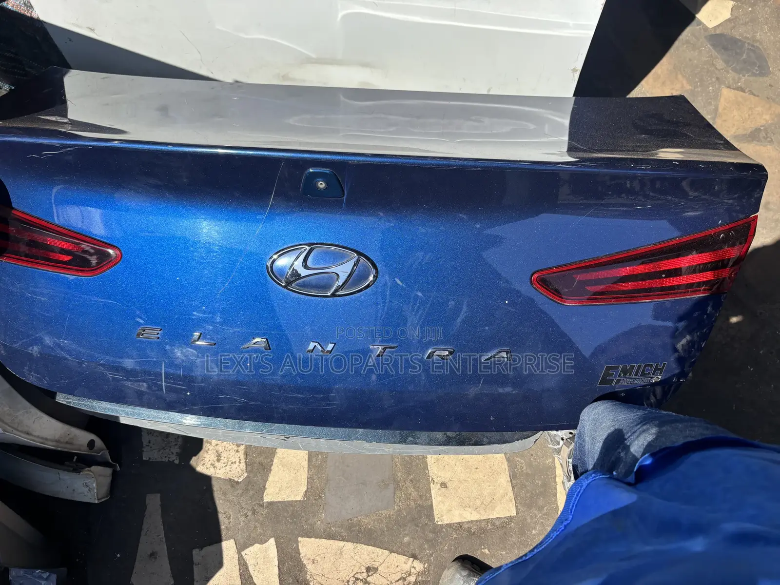 Hyundai Elantra 2018-2020 Booth / Trunk