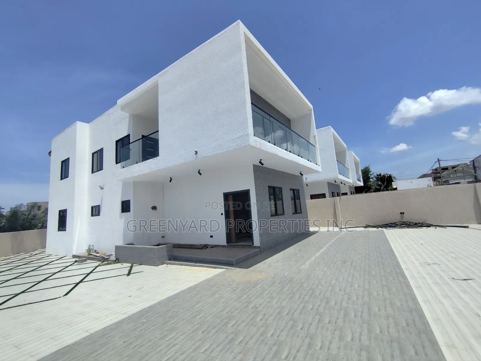 5bdrm House in Adjiringanor, Adjiriganor for sale