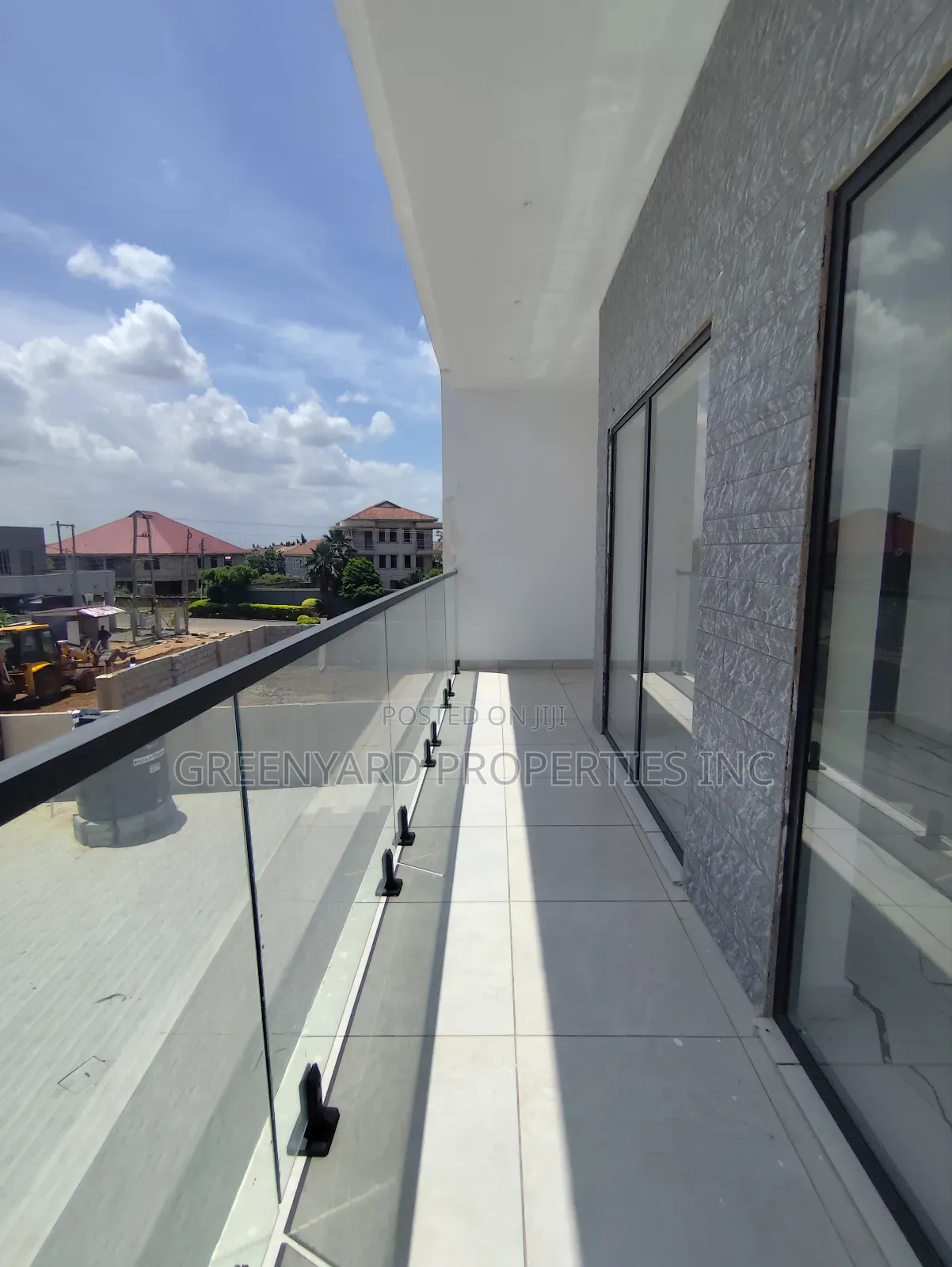 5bdrm House in Adjiringanor, Adjiriganor for sale