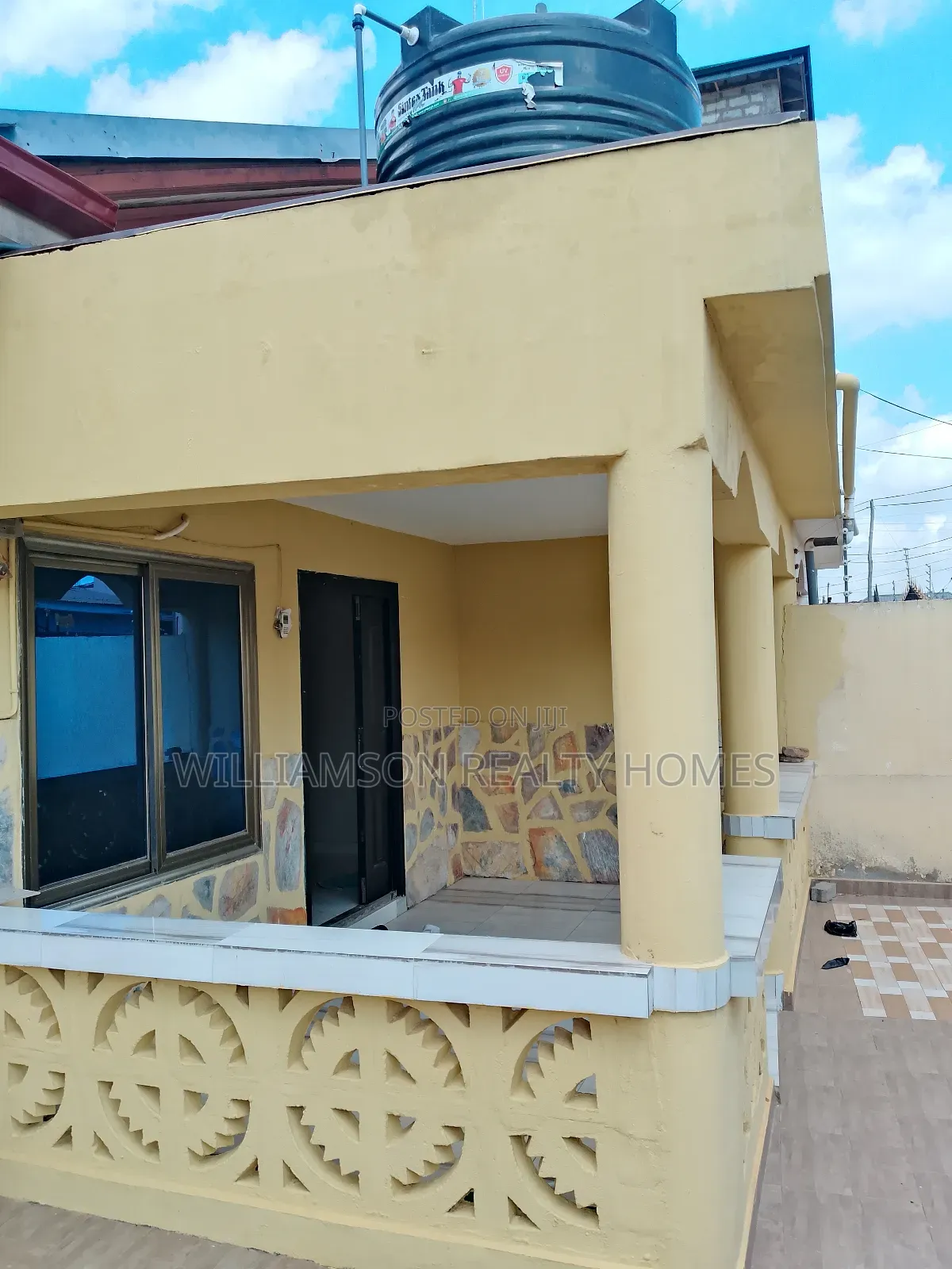 3bdrm House in Tempo Estate Area, Spintex for rent