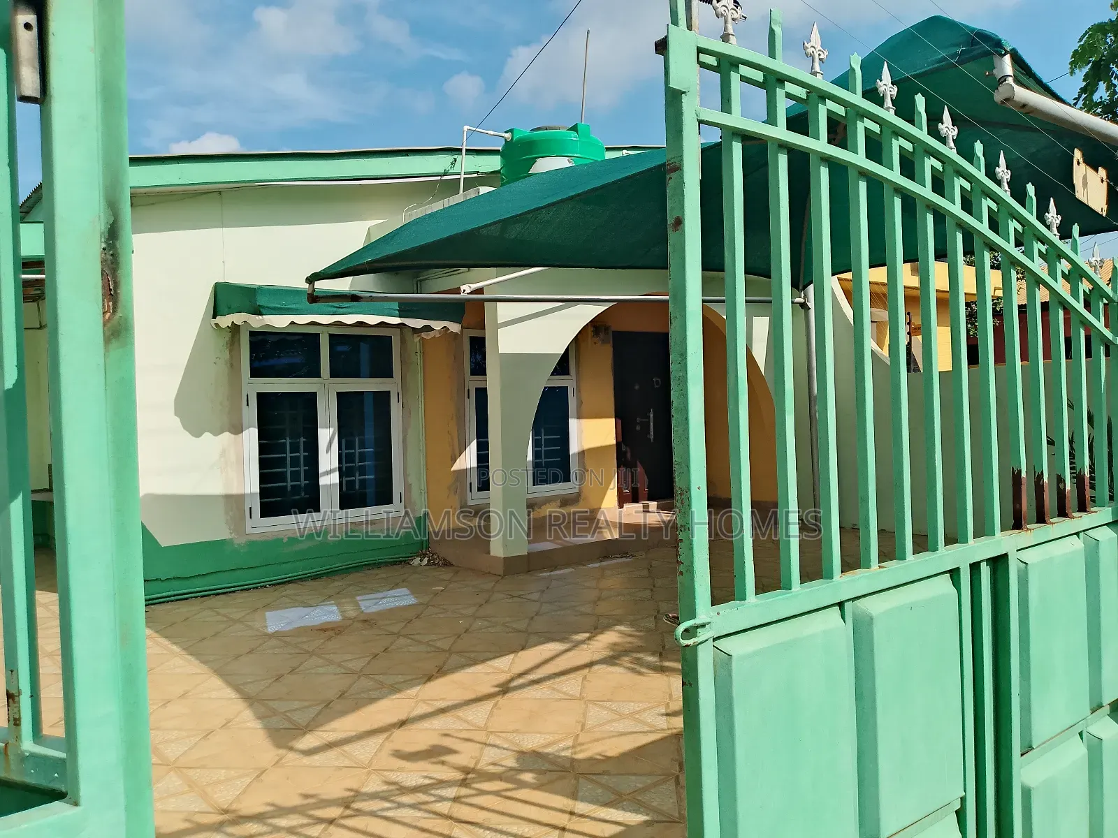 3bdrm House in Community 20 Estate, Spintex for rent
