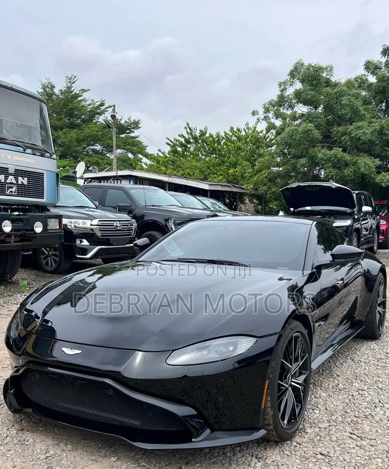 Aston Martin Vantage 2022 Black