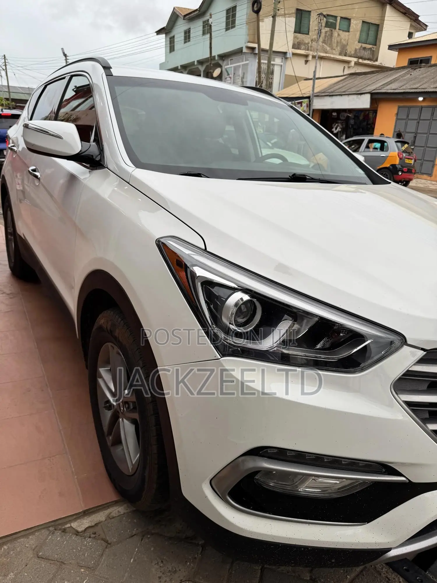Hyundai Santa Fe SE AWD 2018 White