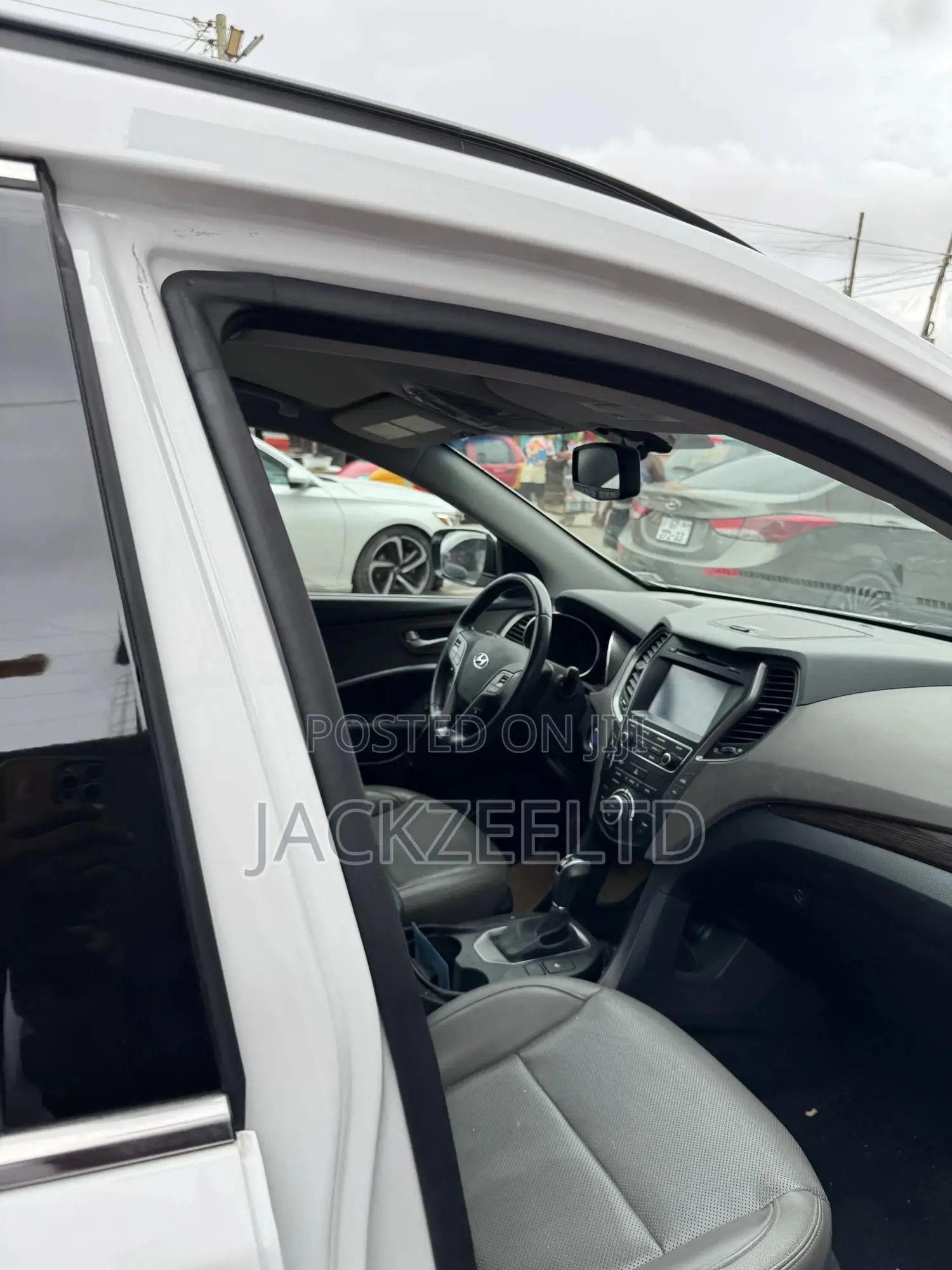 Hyundai Santa Fe SE AWD 2018 White
