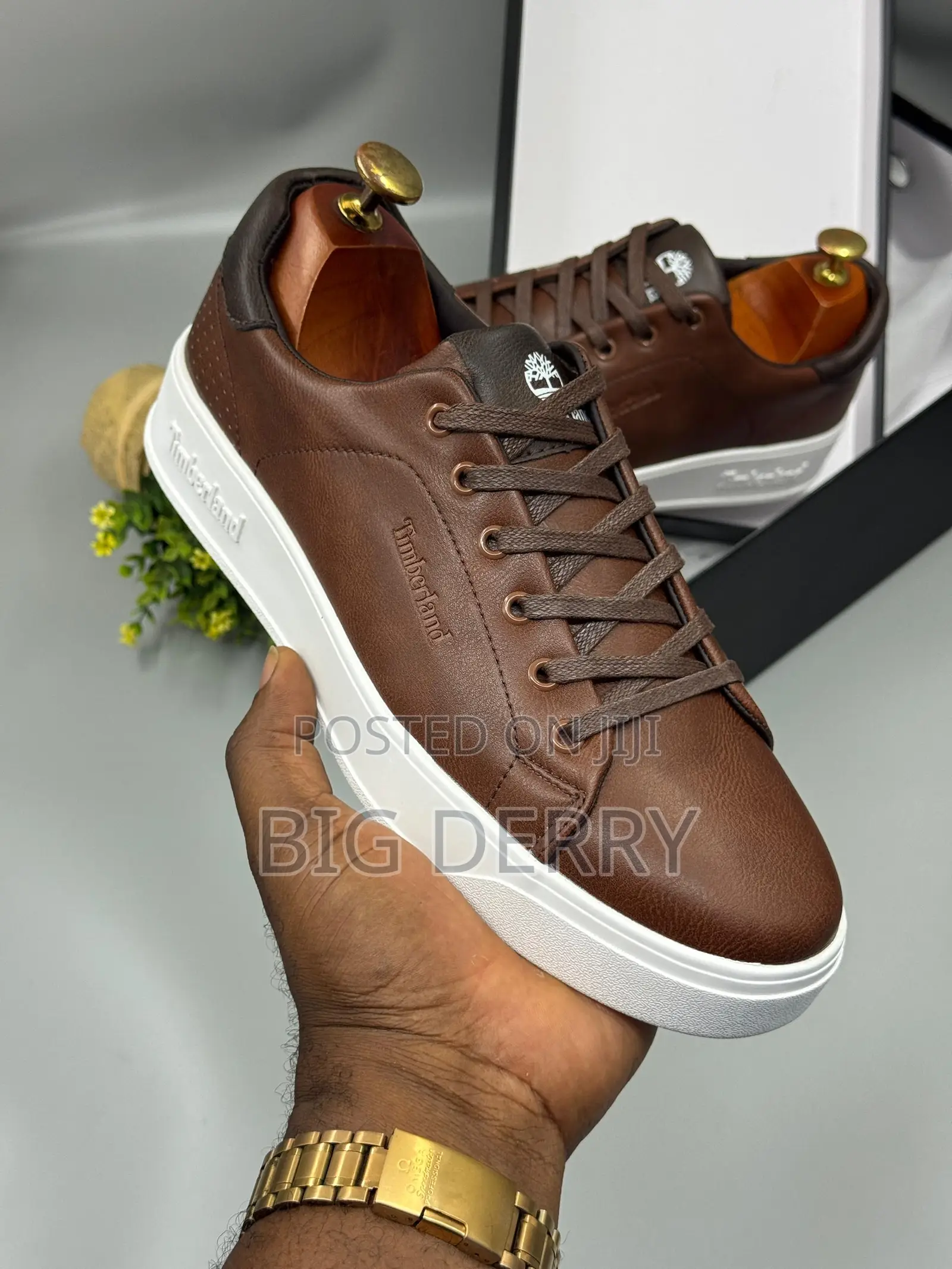 Timberland Coffee and White