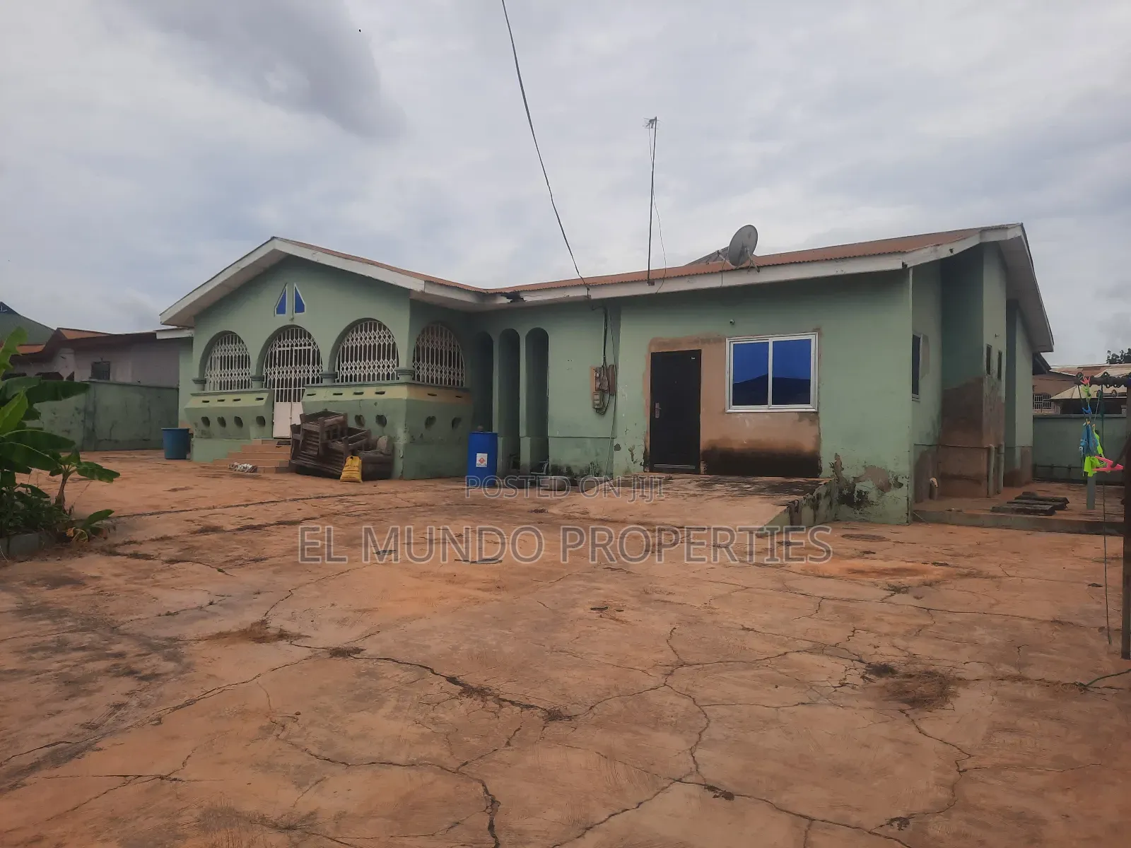 5bdrm House in Nyankyerenyease, Kumasi Metropolitan for sale