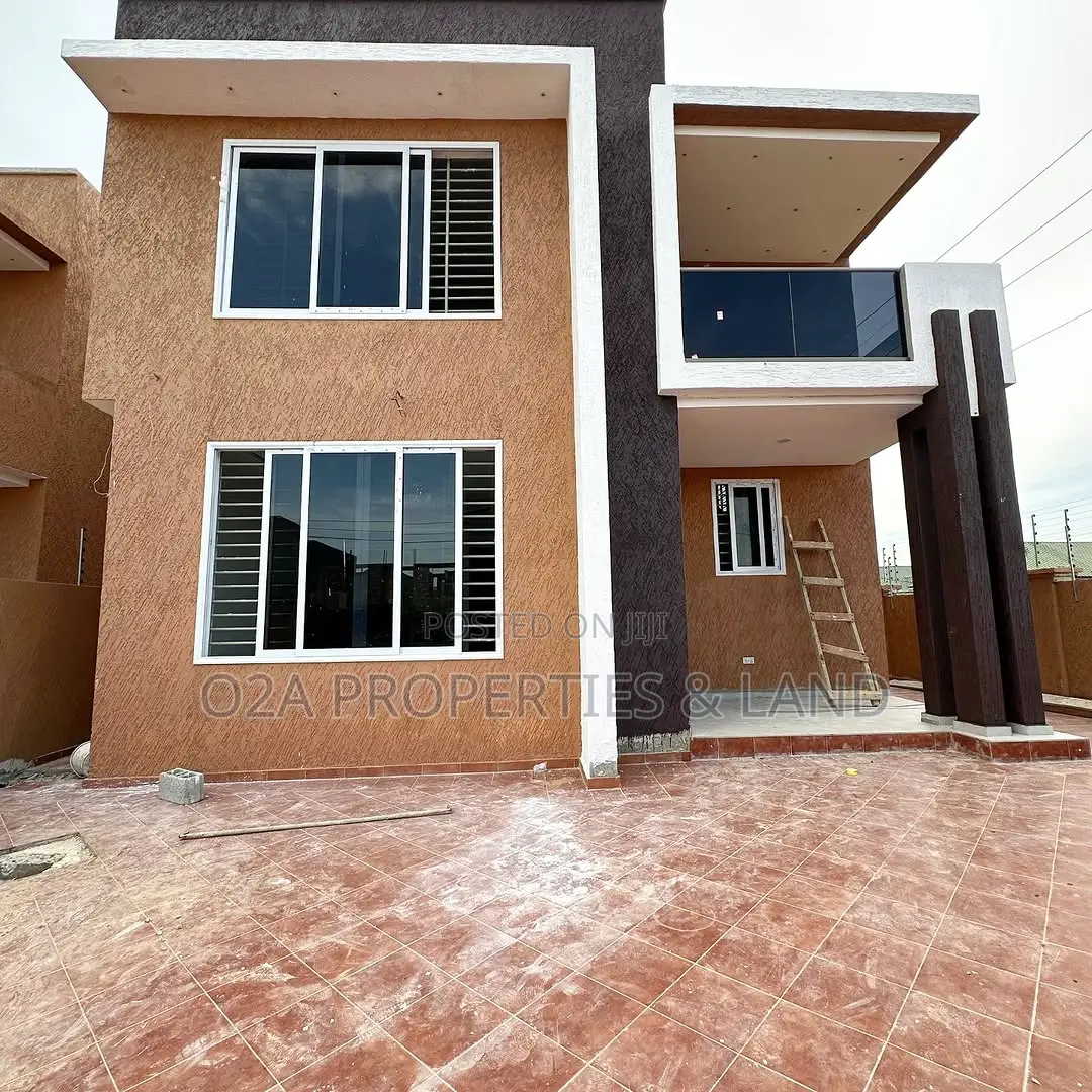 5bdrm House in Lakeside Estate for sale