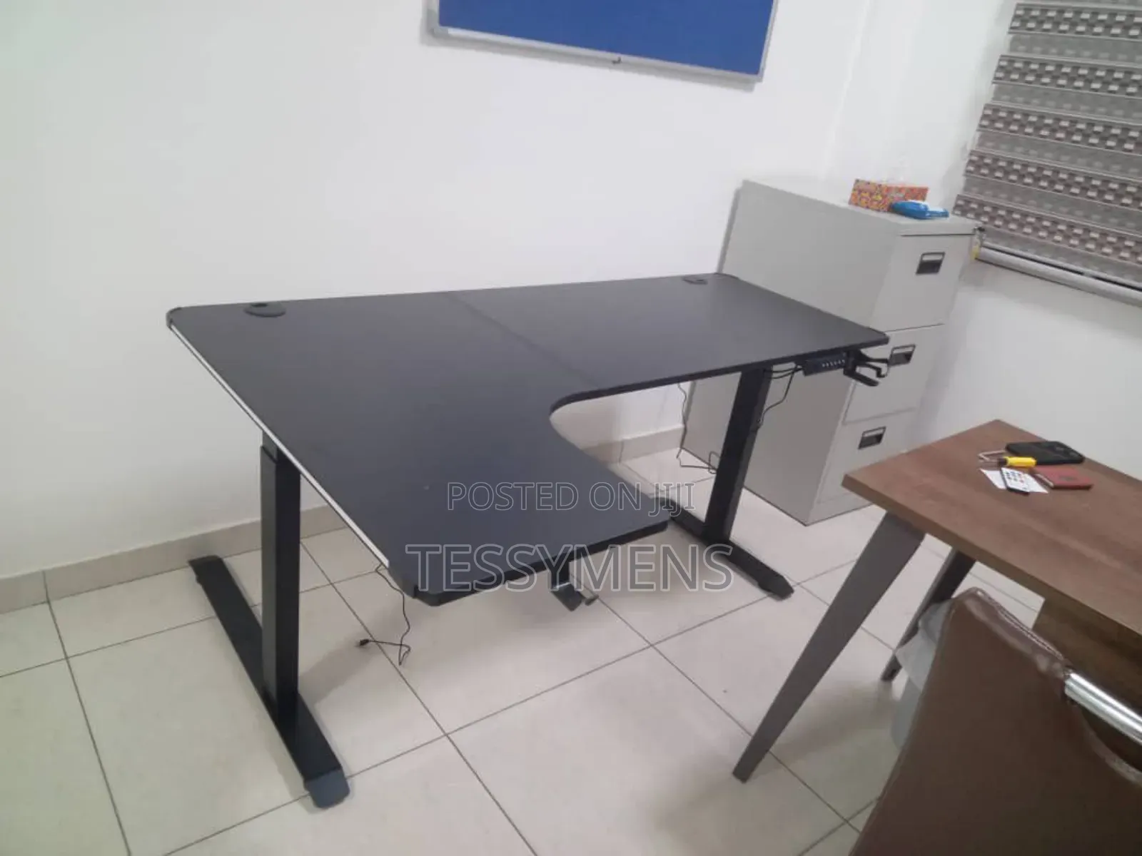 L Shaped Electric Adjustable Table