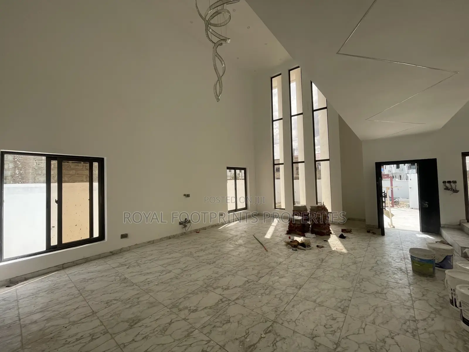 4bdrm House in Luxelooks Properties, Ashaley Botwe for rent