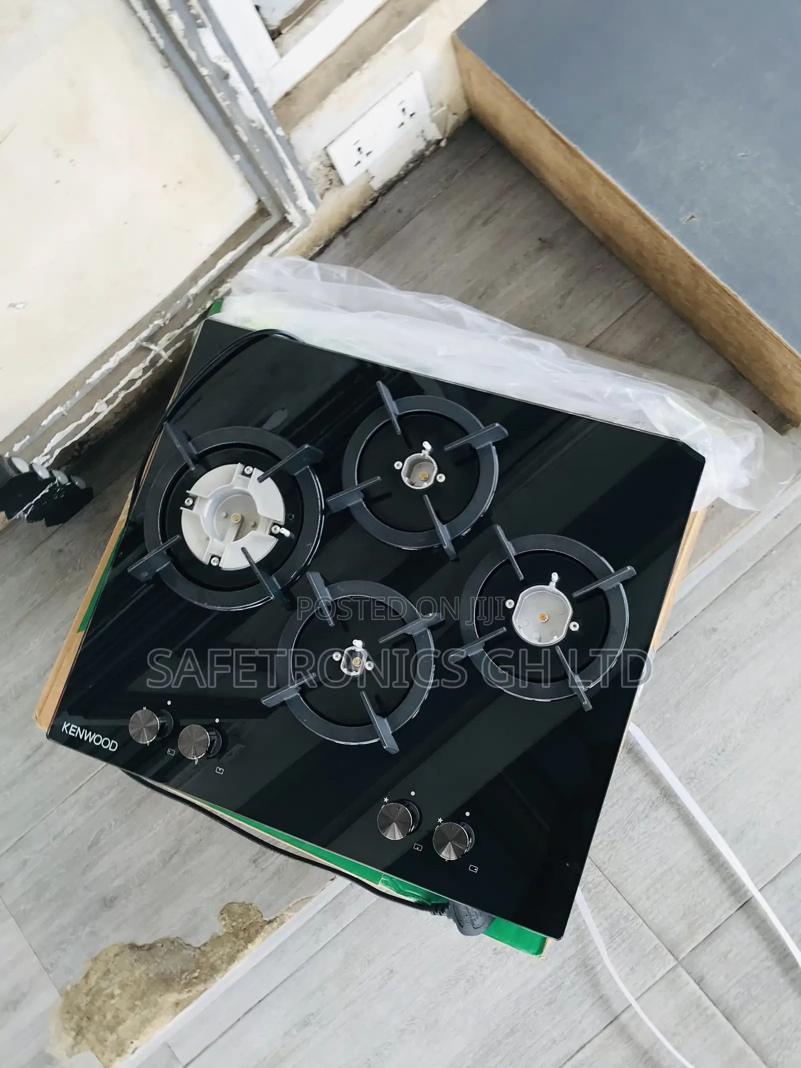 Secure Fast Tempered 4 Gas Cooker Black 60cm