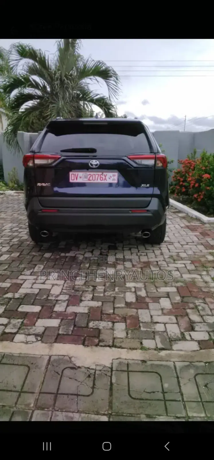 Toyota RAV4 XLE Premium 2022 Blue