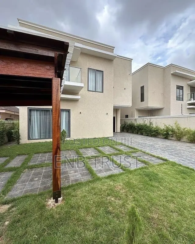 4bdrm House in East Legon Hills, School Junction for sale