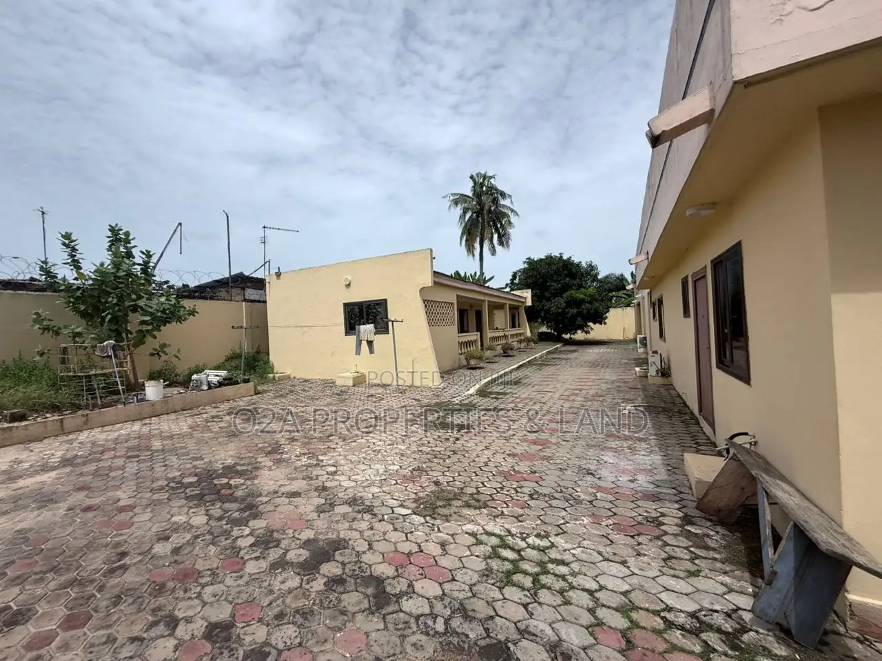 15bdrm House in Airport Residential for rent