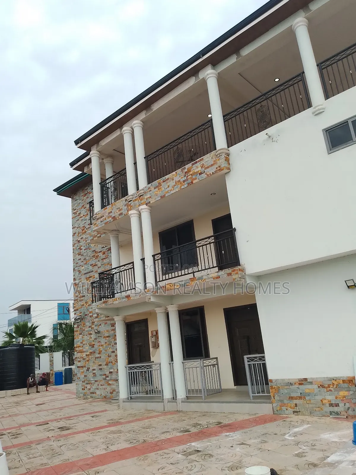 3bdrm Apartment in Hfc Estate Area, Spintex for rent