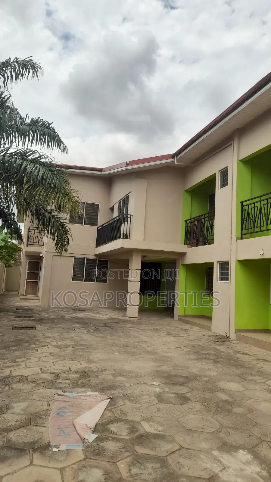 20bdrm House in Hacho Ecomoc, ECOMOG for sale