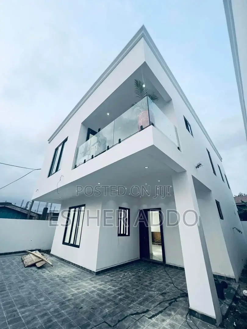 3bdrm Duplex in Ashaley Botwe for rent