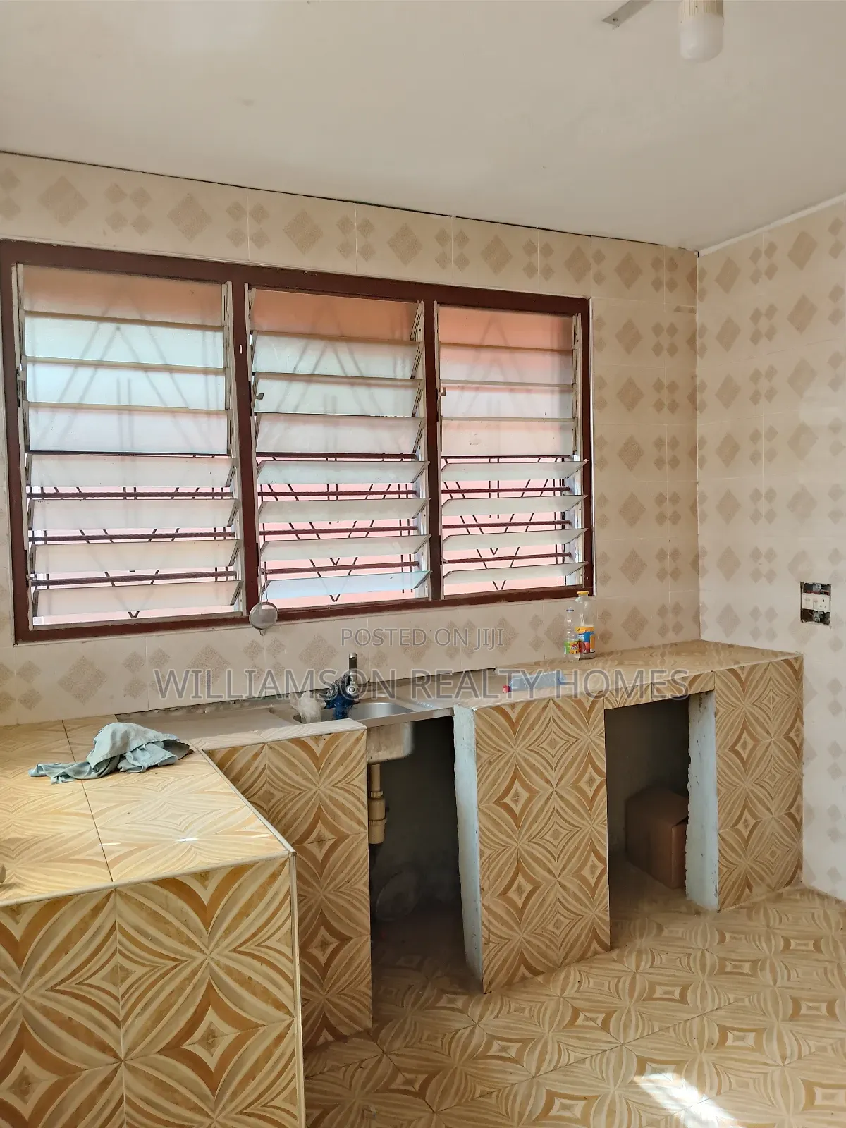 1bdrm Apartment in Community 18 Area, Spintex for rent