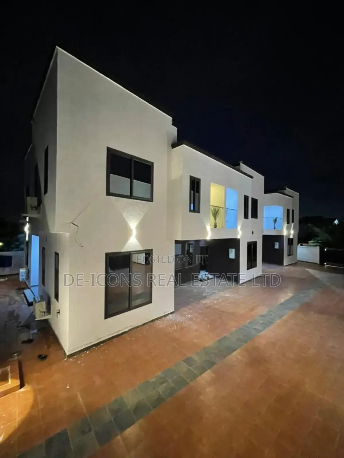 3bdrm Duplex in De-Icons Real Estate, East Legon for sale