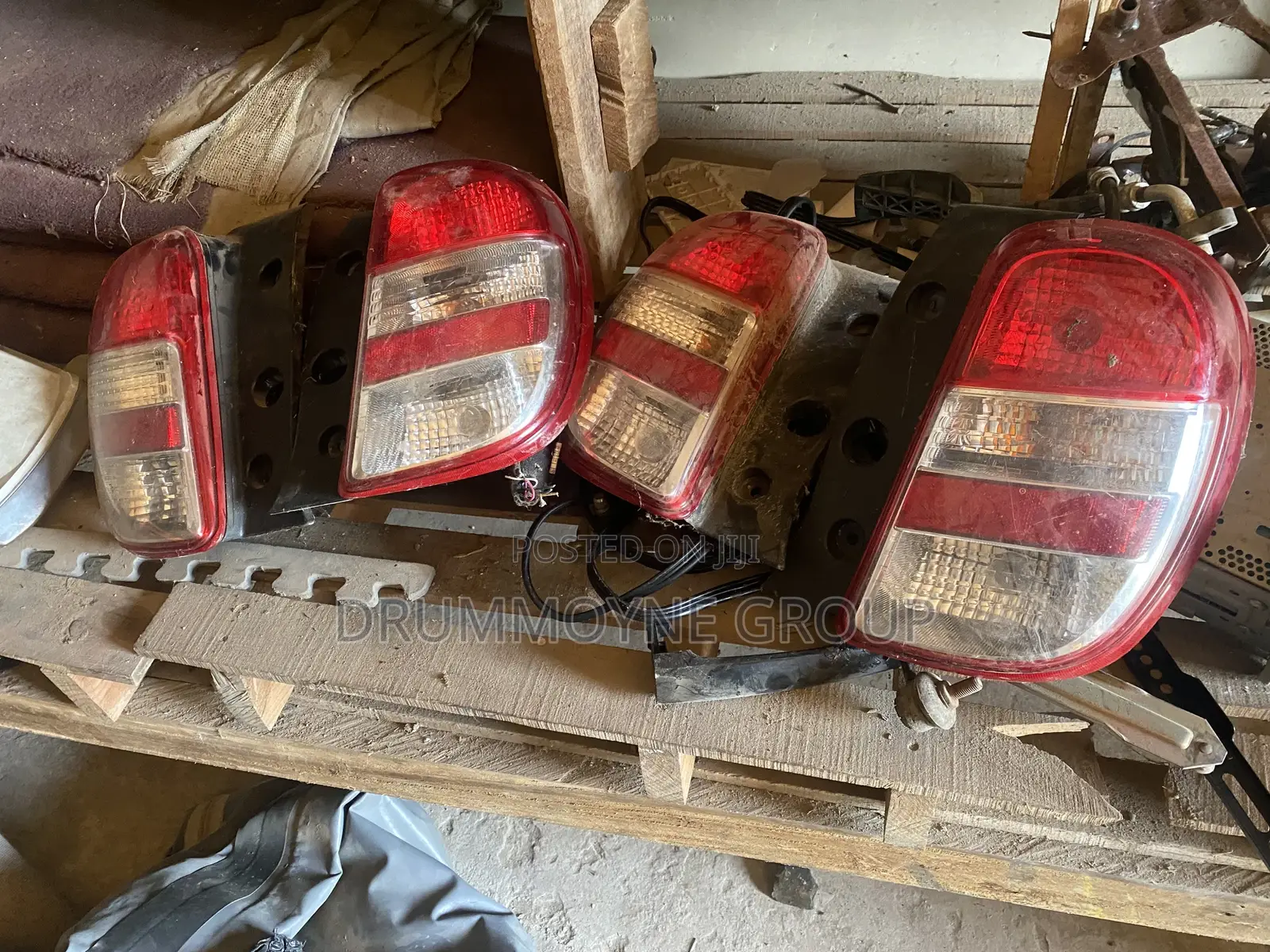 Nissan Mach Tail Lights