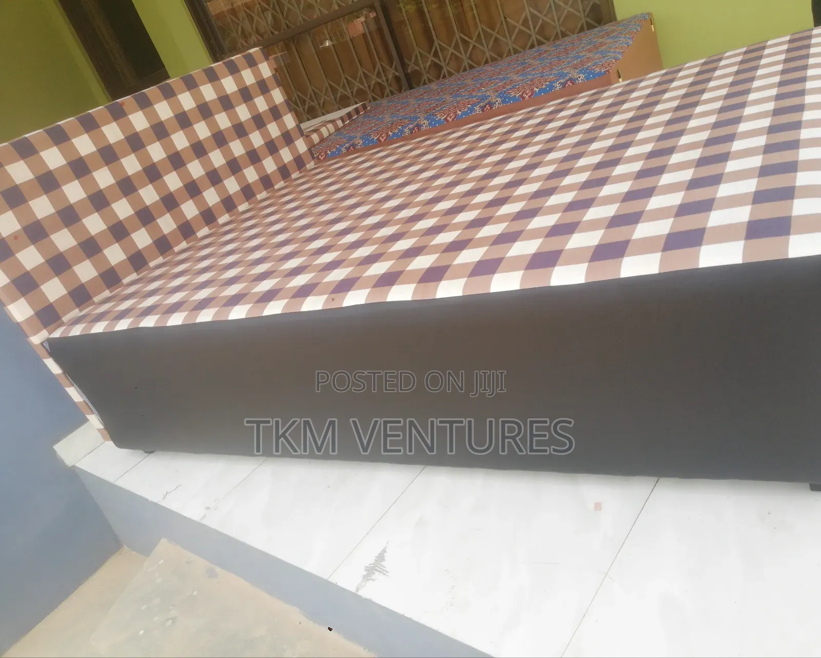 Manet Furnitures
