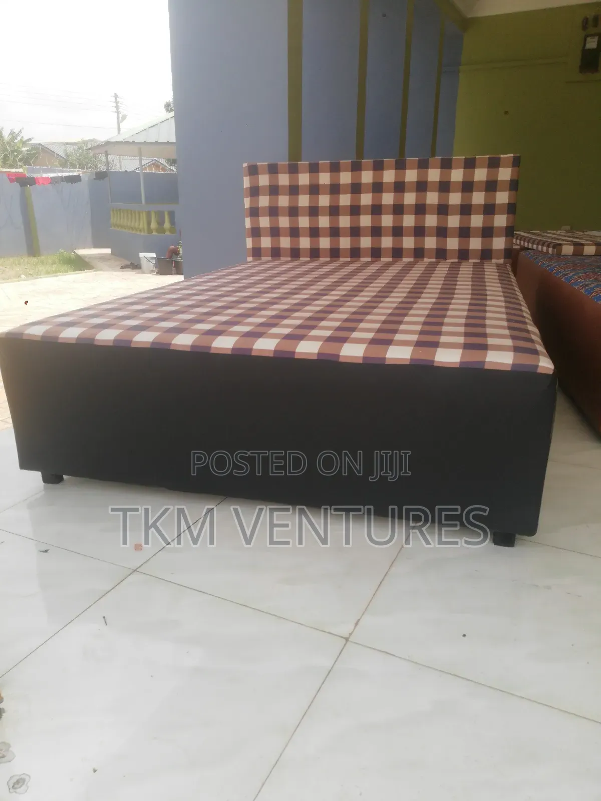 Manet Furnitures