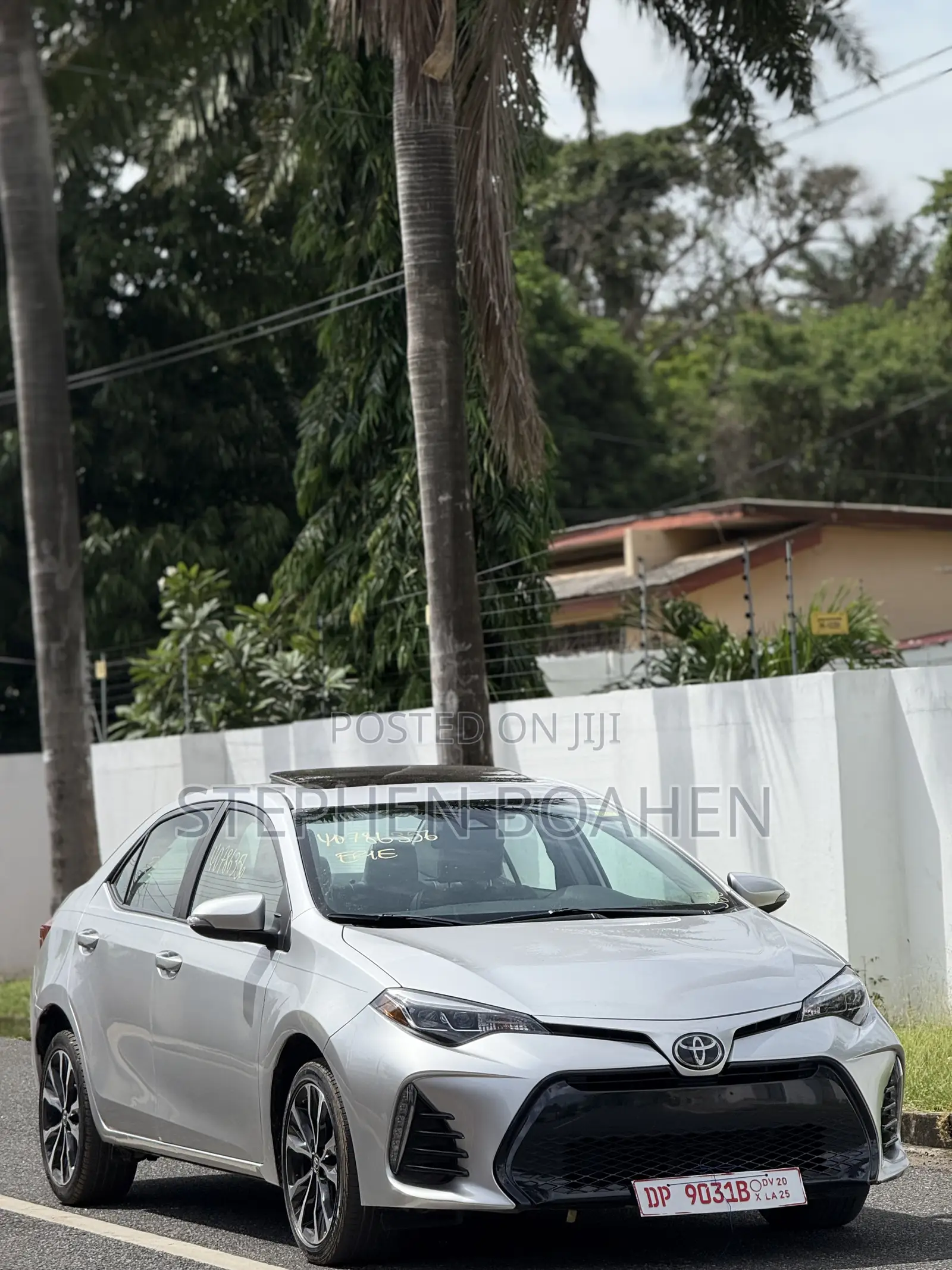Toyota Corolla SE Special Edition 4dr Sedan (1.8L 4cyl CVT) 2017 Silver