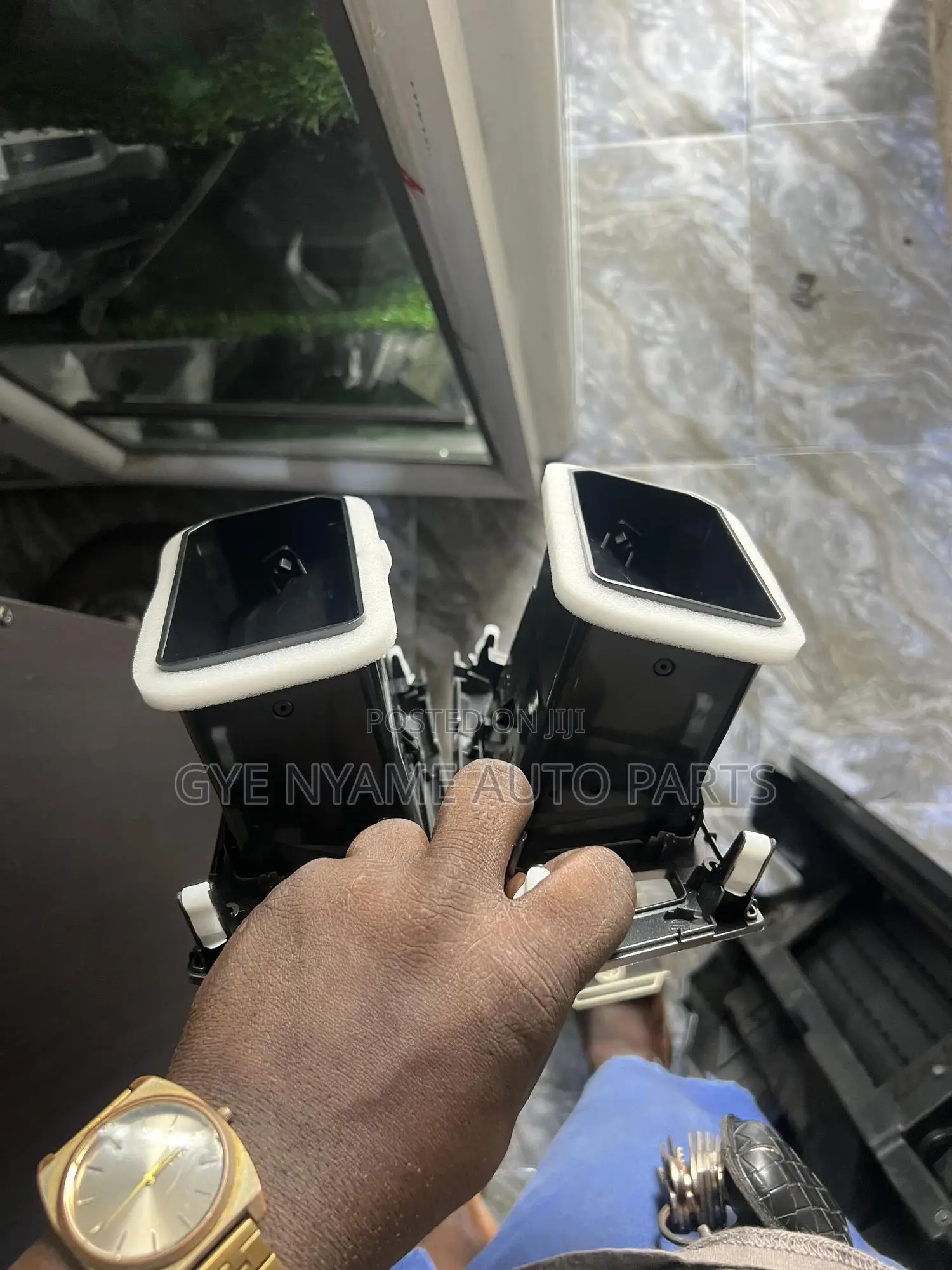 Pajero Side Vent