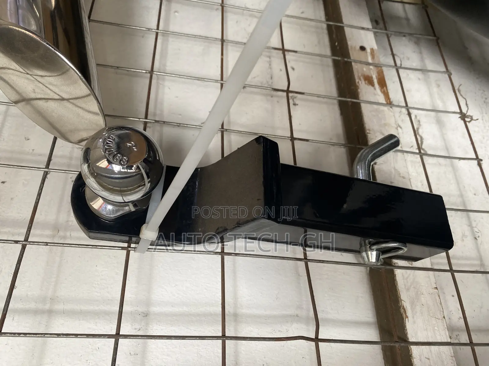 Universal Heavy Metal Towing Bar for All Pickups
