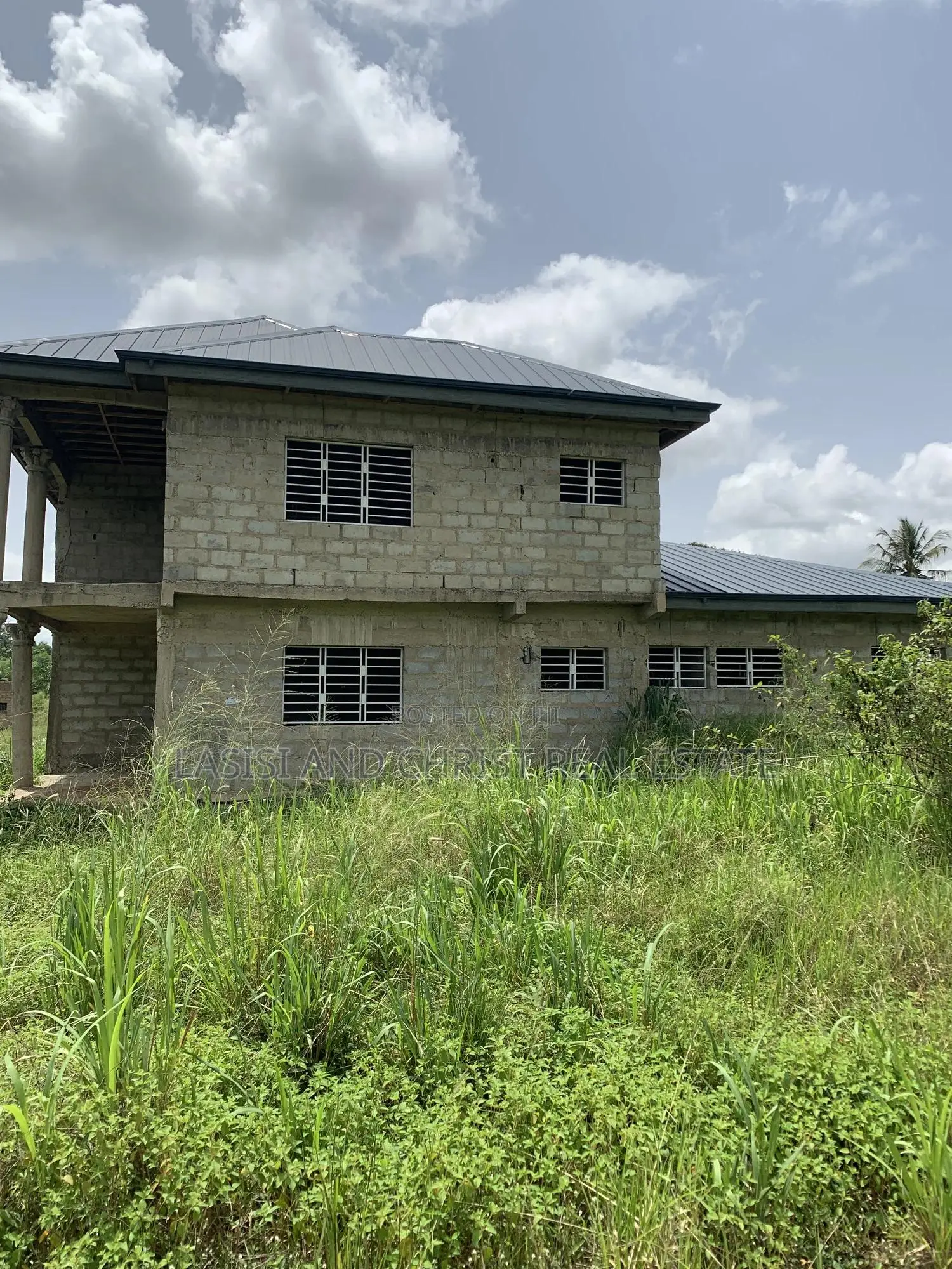 4bdrm House in Lasisi And Christ, Accra Metropolitan for sale