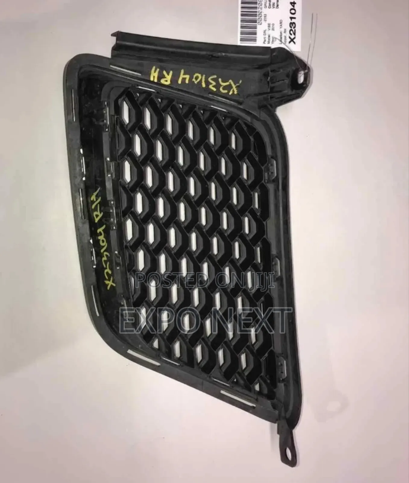 2009-2010 Pontiac Vibe Grille Upper One Side