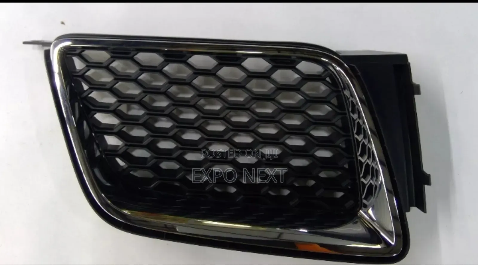 2009-2010 Pontiac Vibe Grille Upper One Side