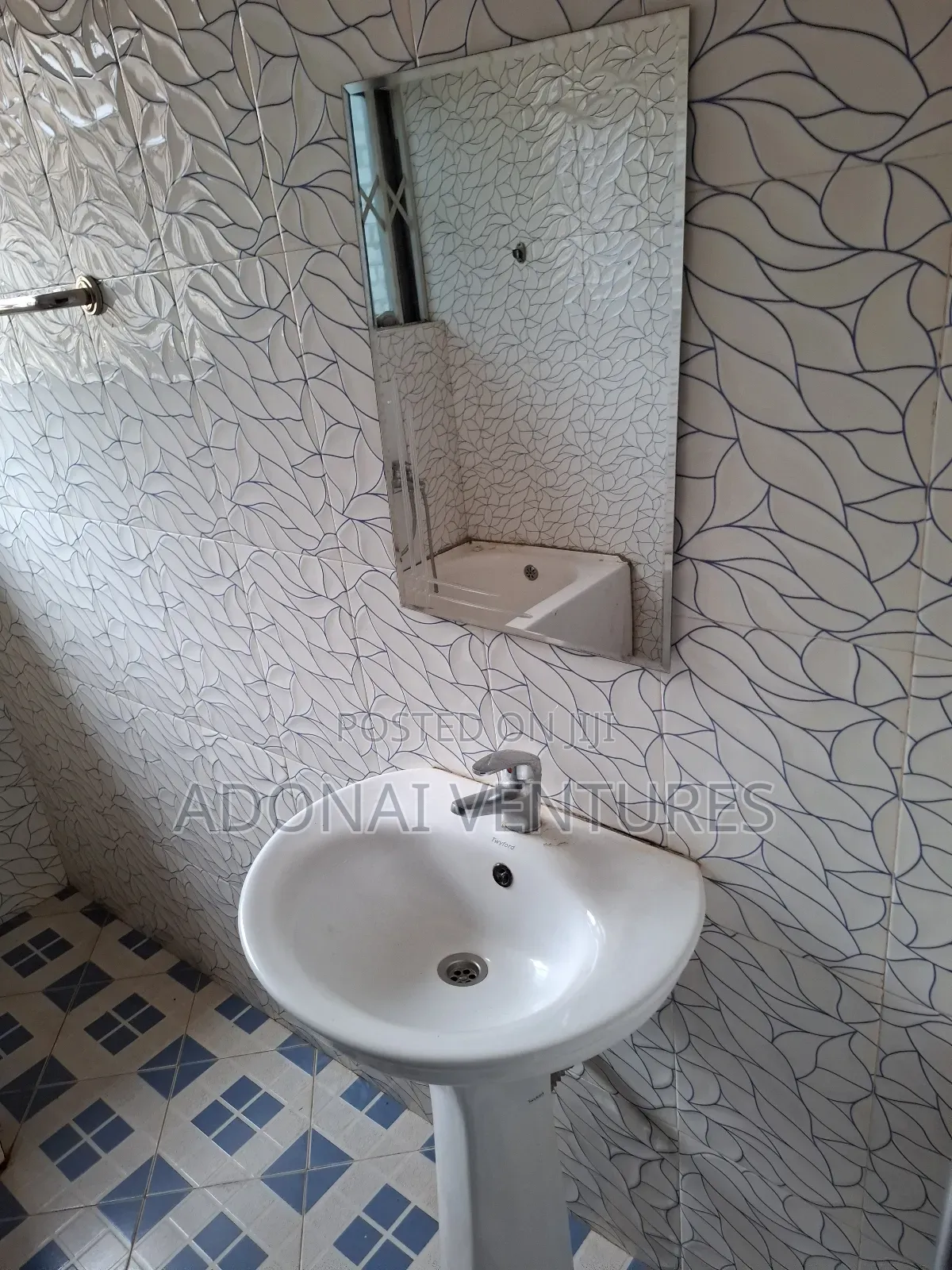7bdrm House in Atasomanso, Kumasi Metropolitan for rent