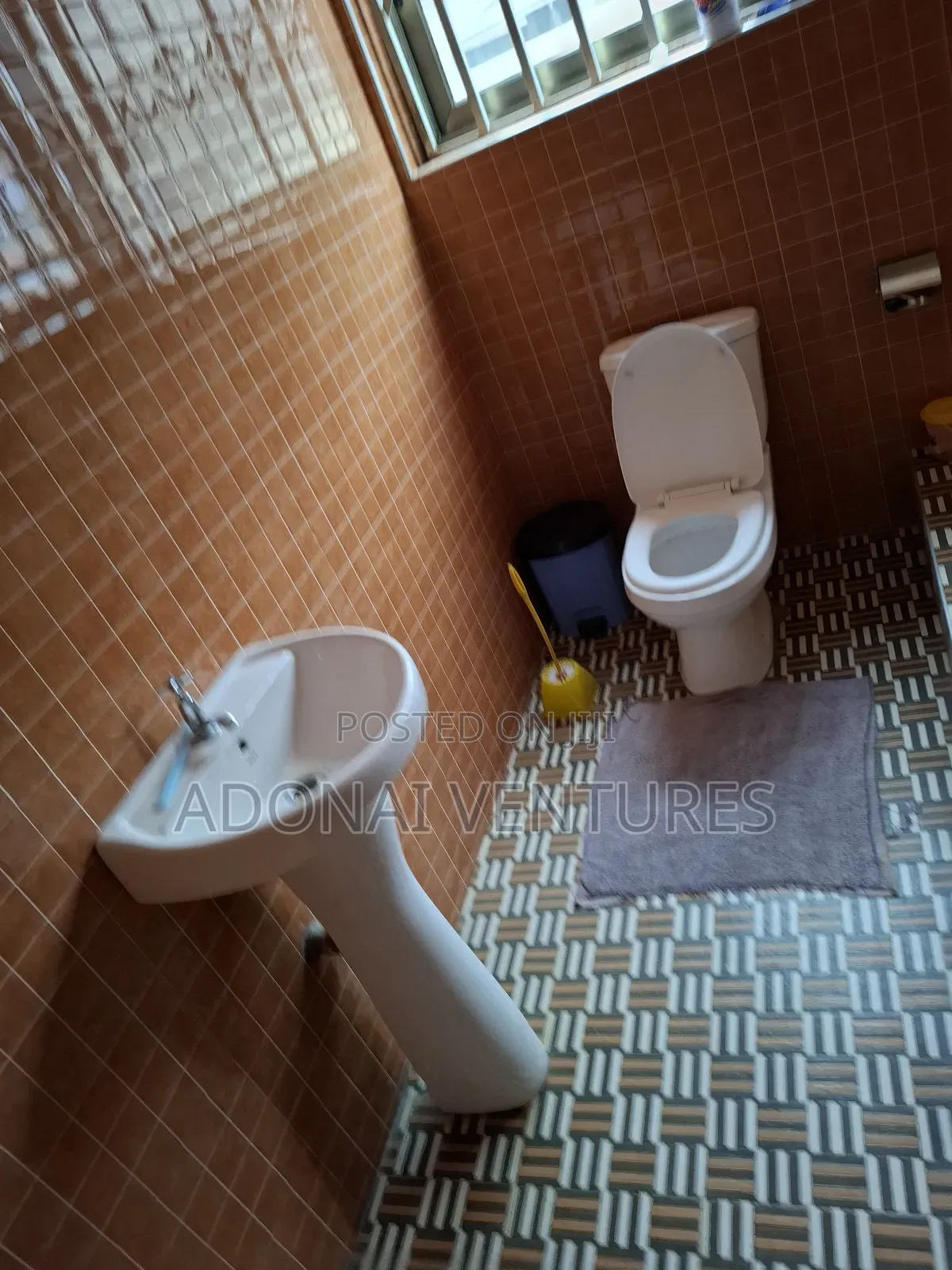 7bdrm House in Atasomanso, Kumasi Metropolitan for rent