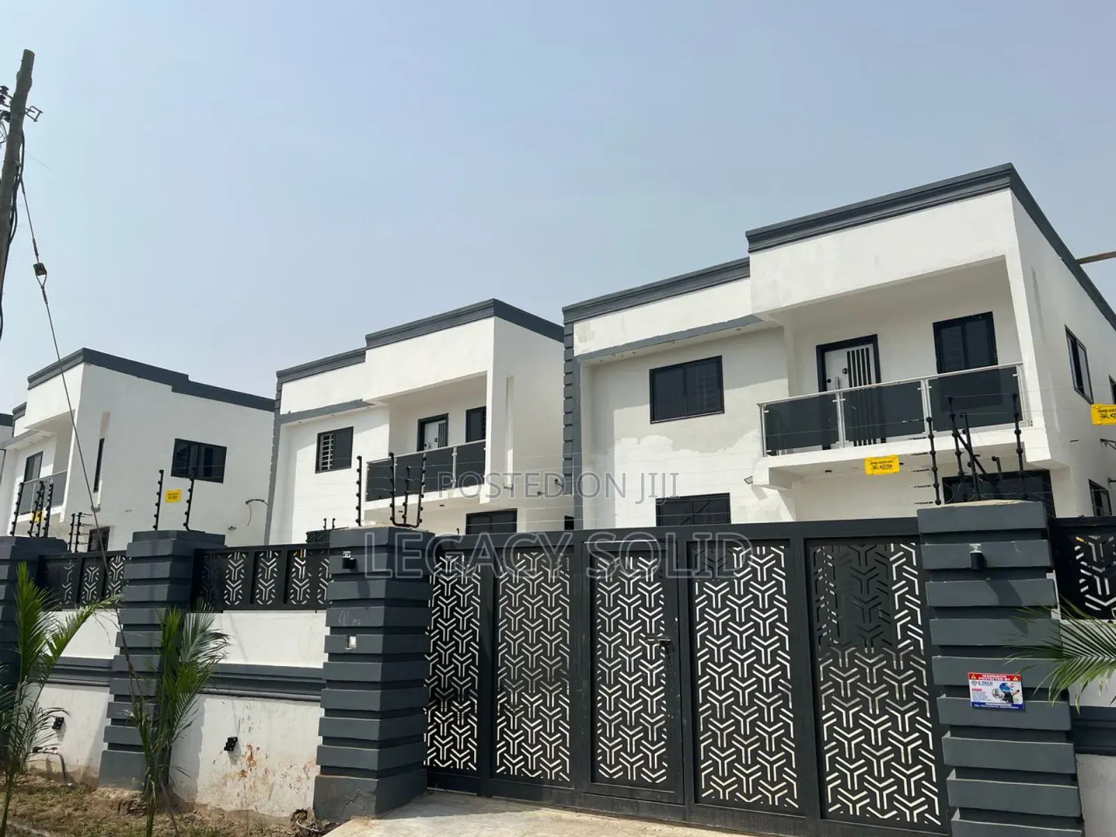 4bdrm Townhouse / Terrace in 𝙻𝚎𝚐𝚊𝚌𝚢 𝚜𝚘𝚕𝚒𝚍 𝚛𝚎𝚊𝚕, Spintex for rent