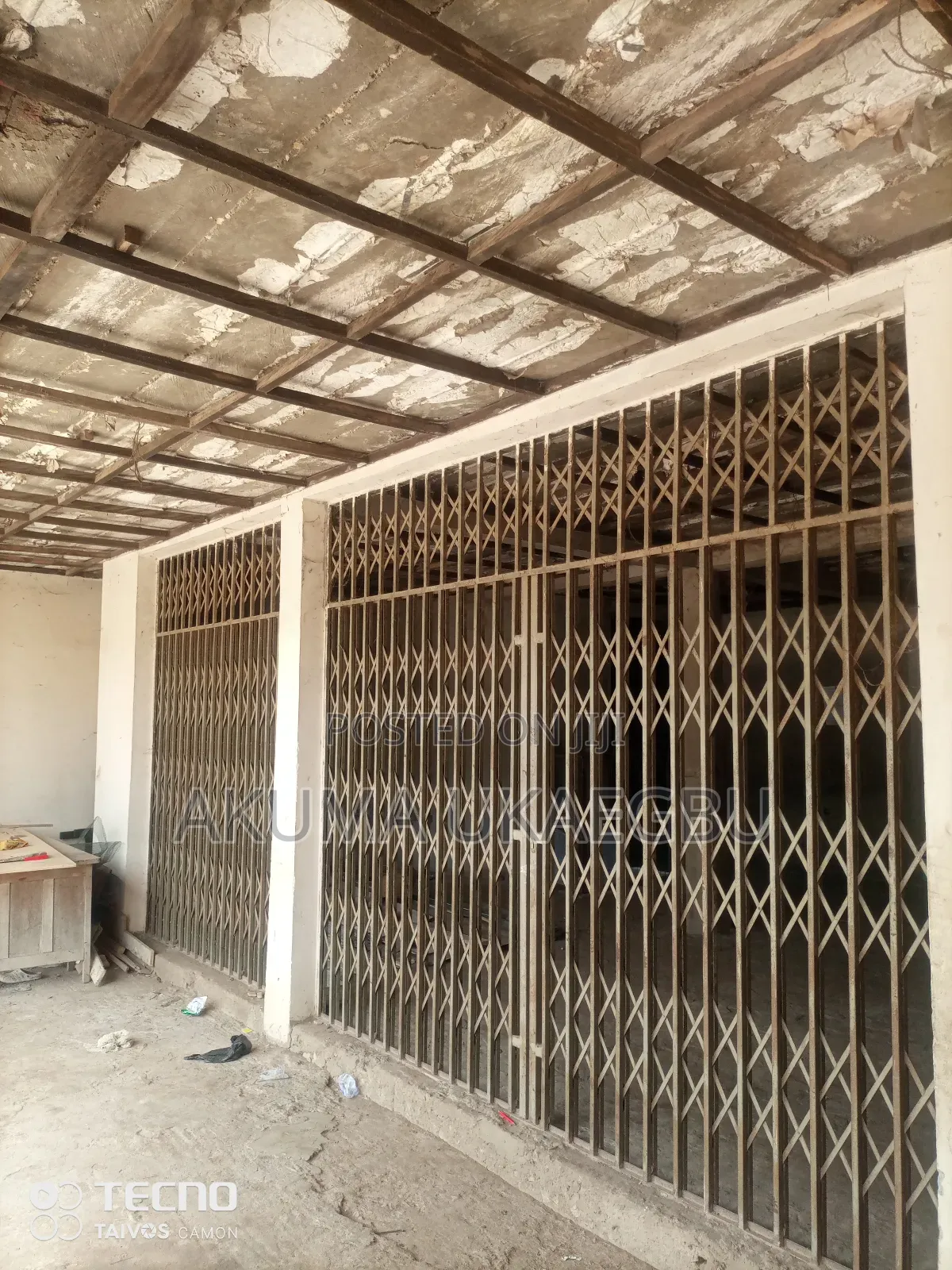 20bdrm House in Near Mega Choice, Ashomang Estate for sale