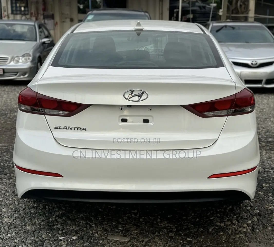 Hyundai Elantra SE 2018 White
