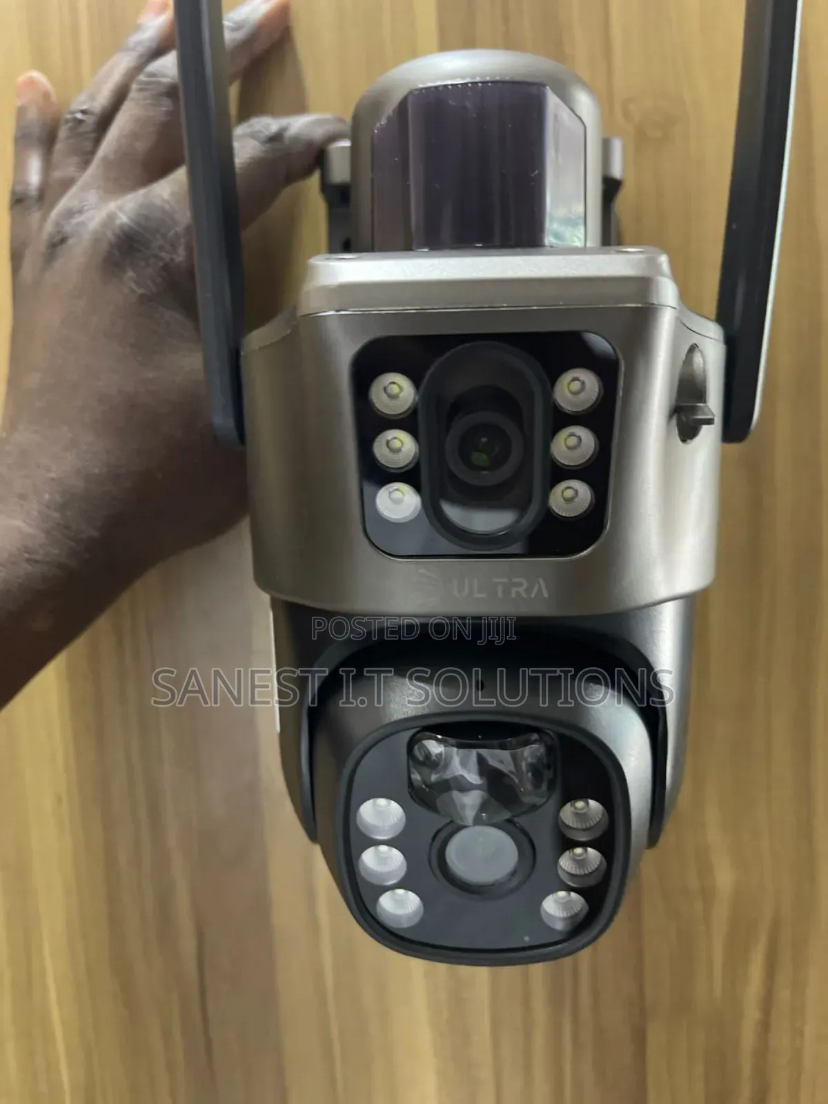 Wirelsss Solar Powered 4mp Wifi CCTV Camera