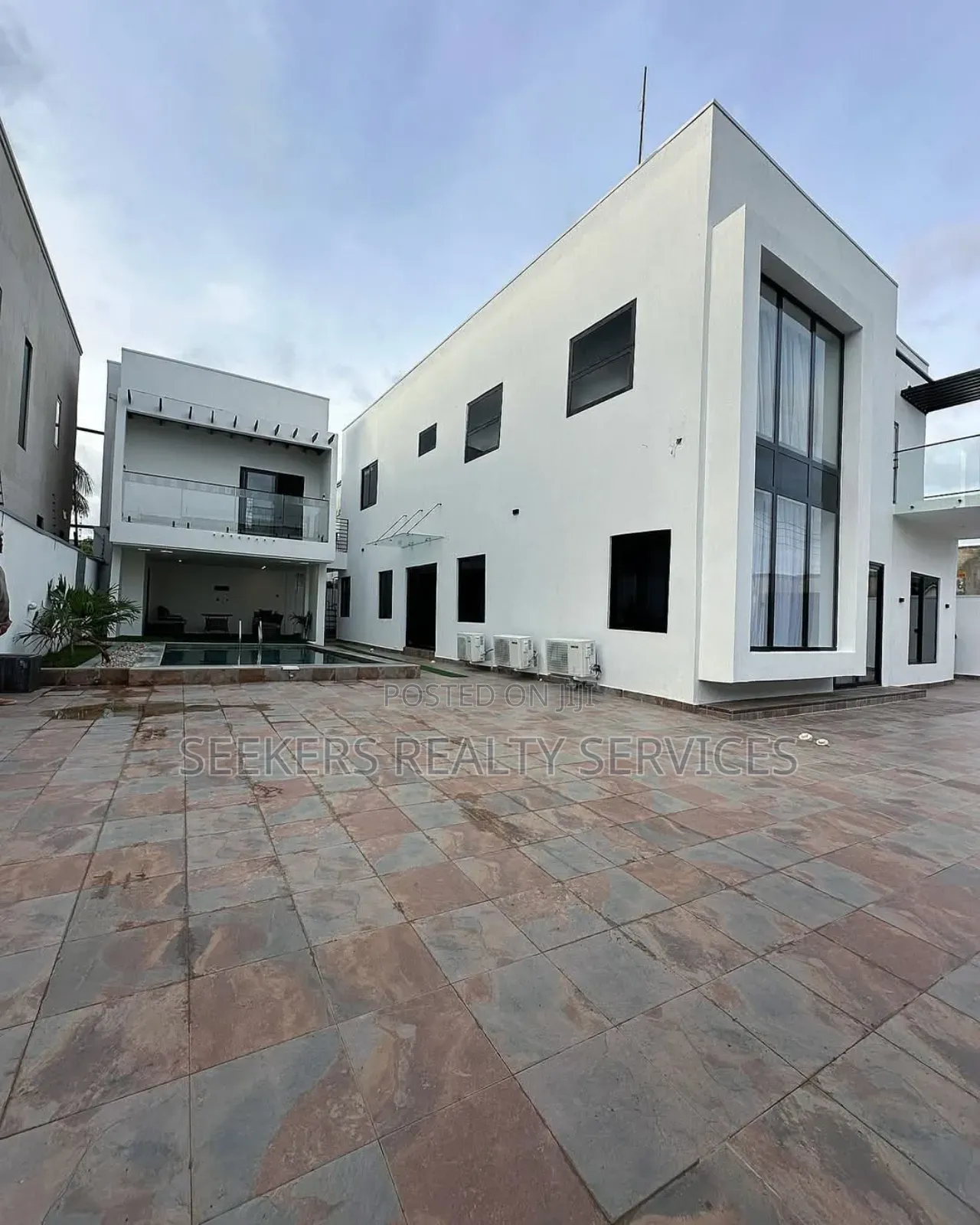 Furnished 4bdrm House in Seekers Realty, Accra Metropolitan for sale
