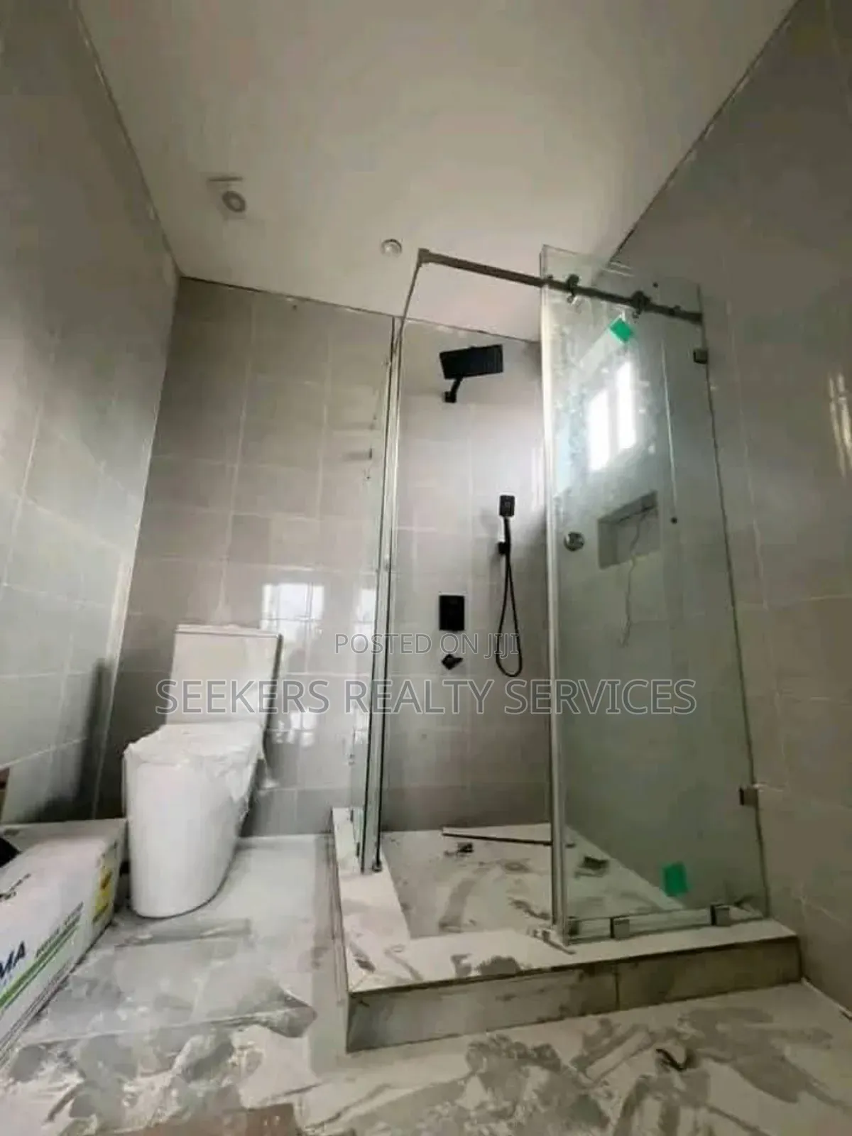 4bdrm Townhouse/Terrace in Seekers Realty, Accra Metropolitan for sale