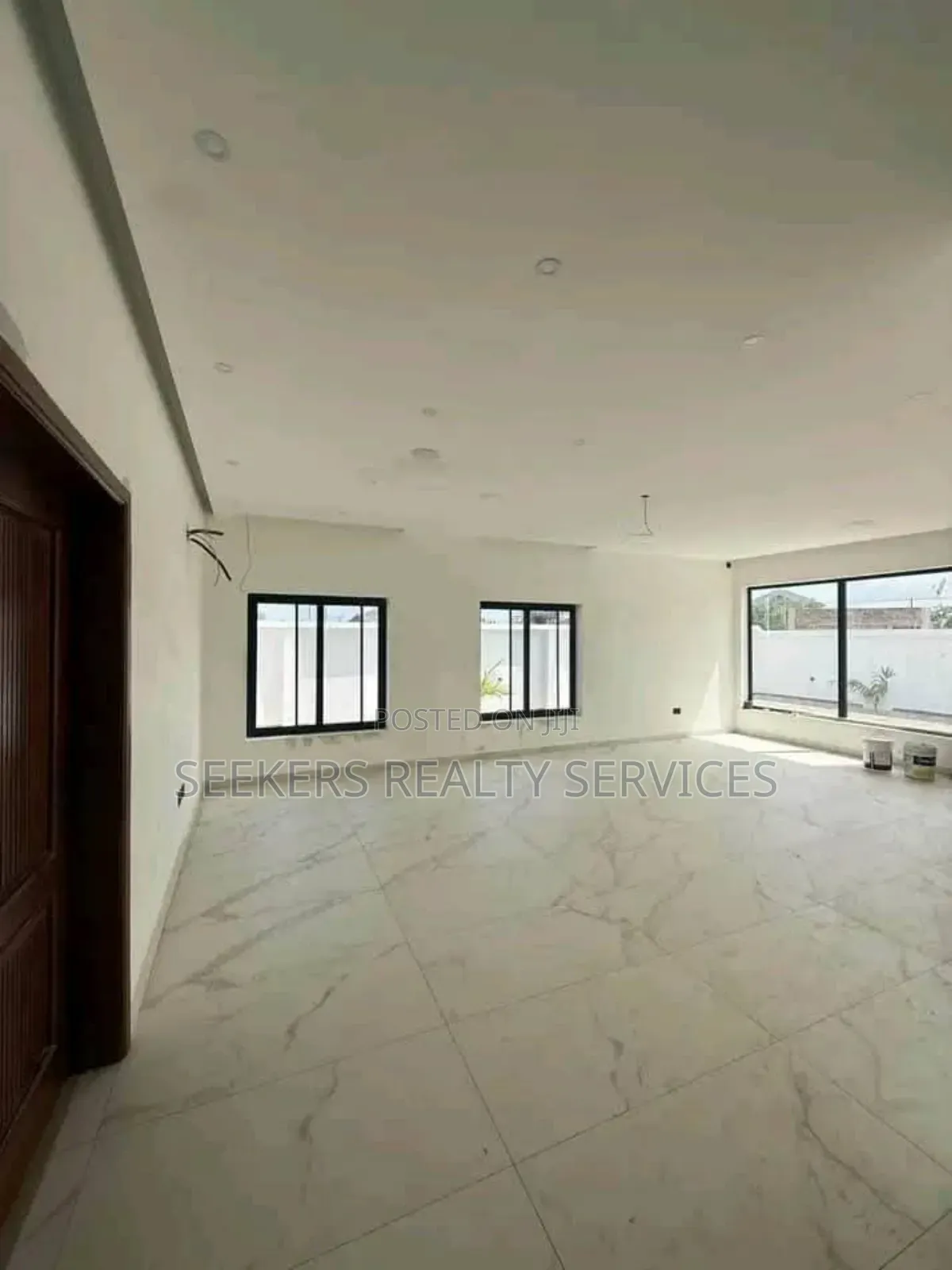 4bdrm Townhouse/Terrace in Seekers Realty, Accra Metropolitan for sale