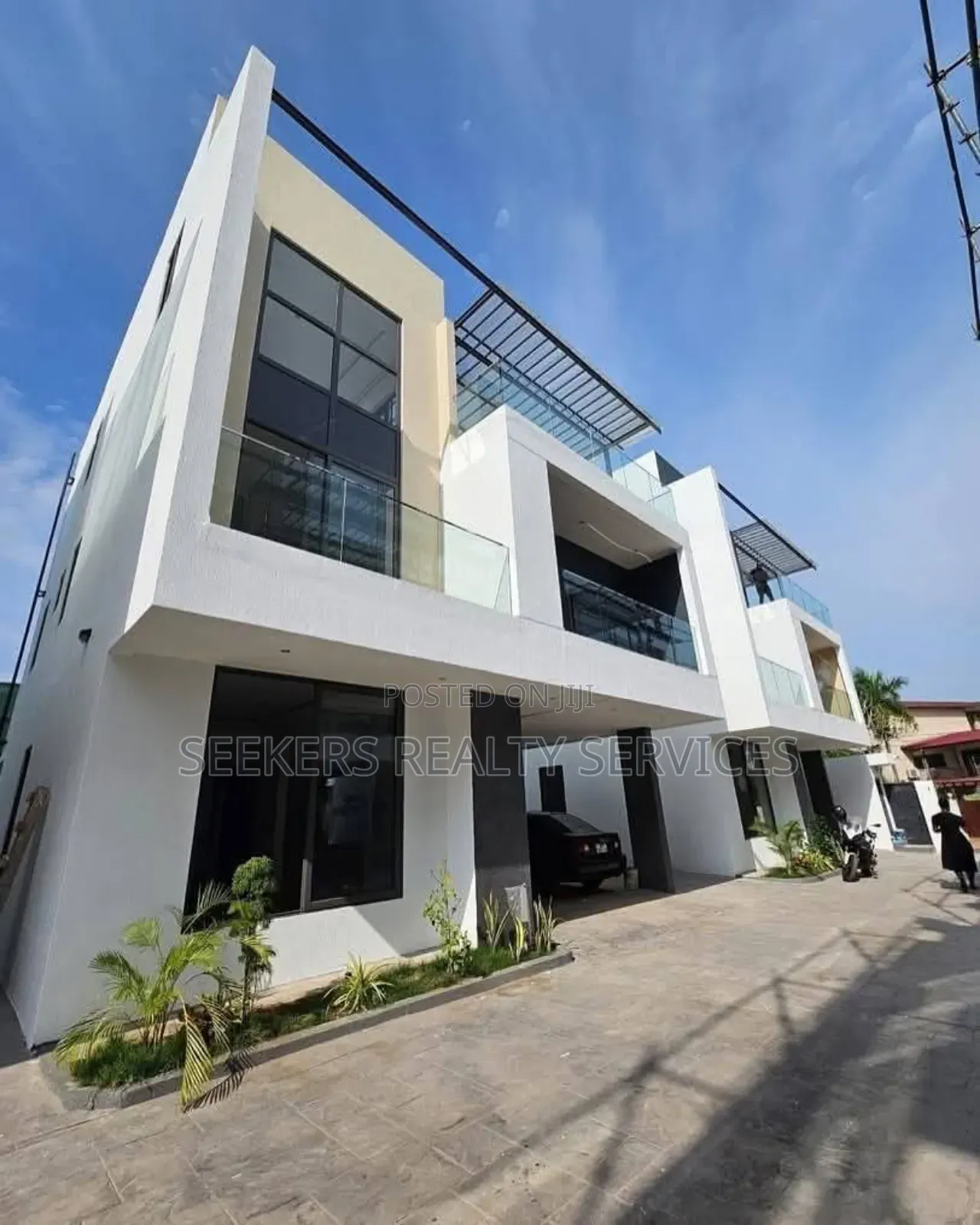 4bdrm Townhouse/Terrace in Seekers Realty, Cantonments for sale